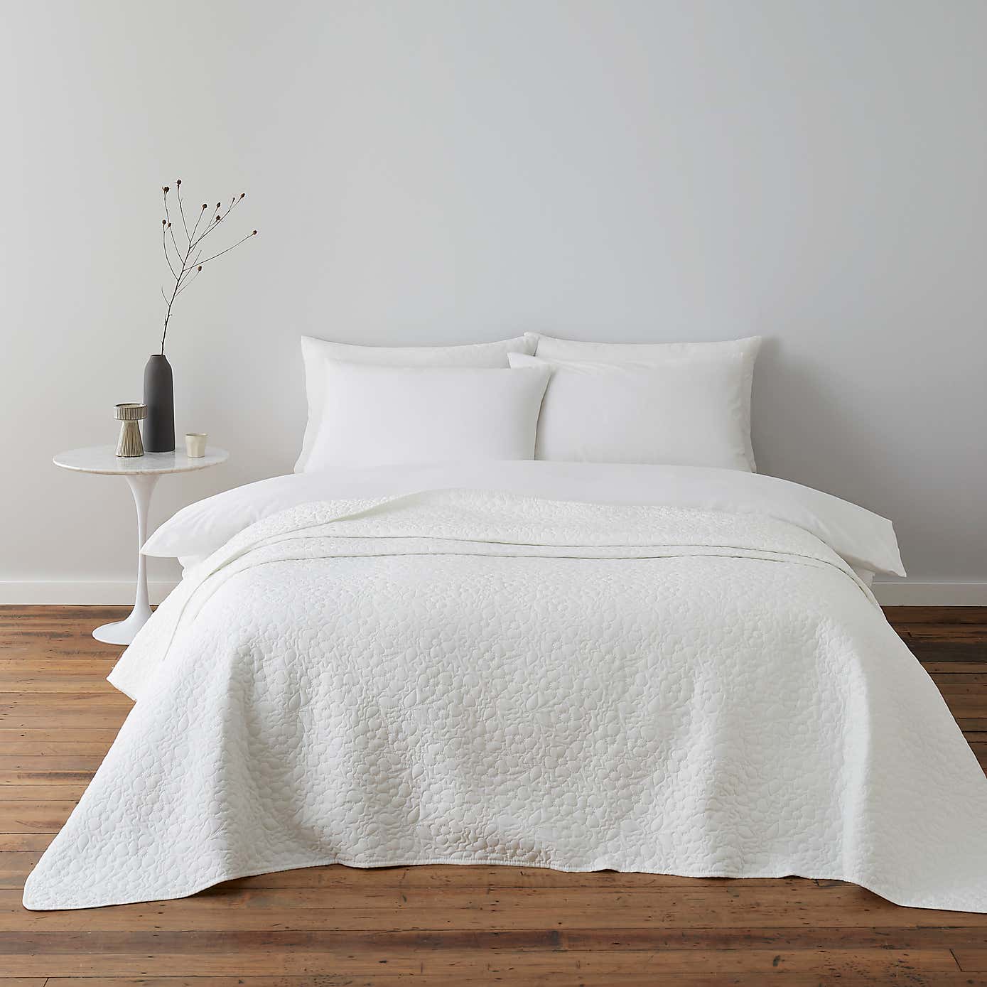 Bloom White Bedspread
