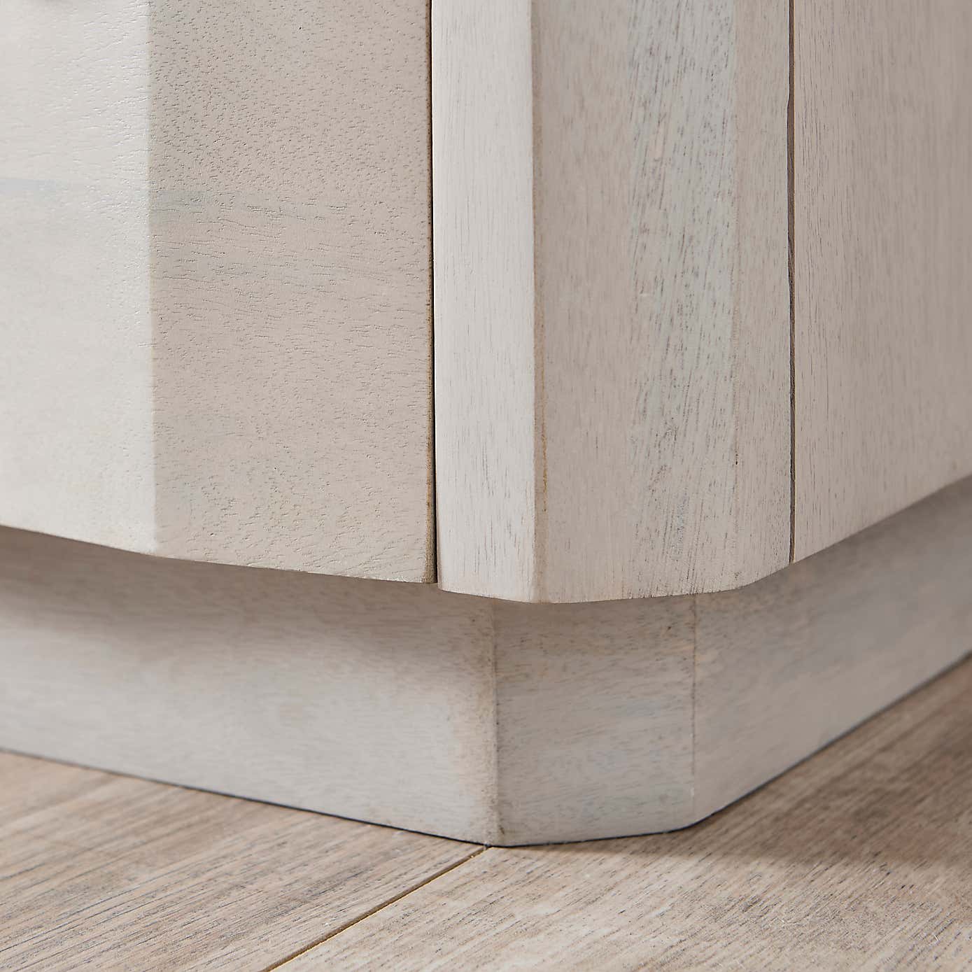 Willa 6 Drawer Chest