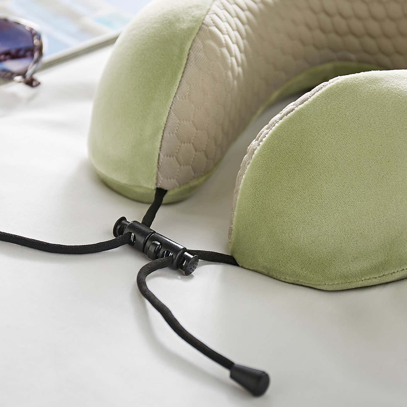 IT Luggage Memory Foam Travel Pillow