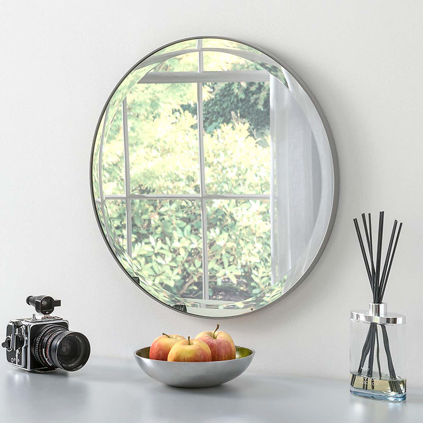 Yearn Round Minimal Wall Mirror