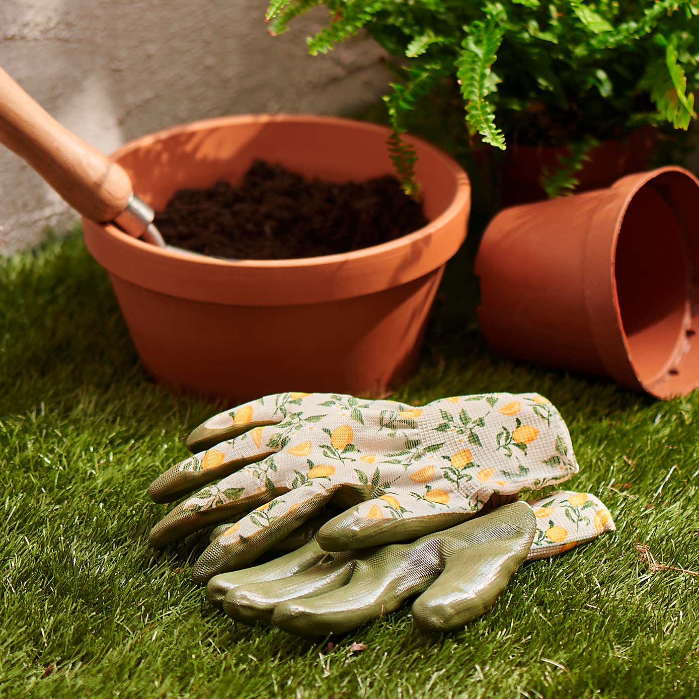 Sicilian Lemon Seed and Weed Gloves (Medium - Size 8)