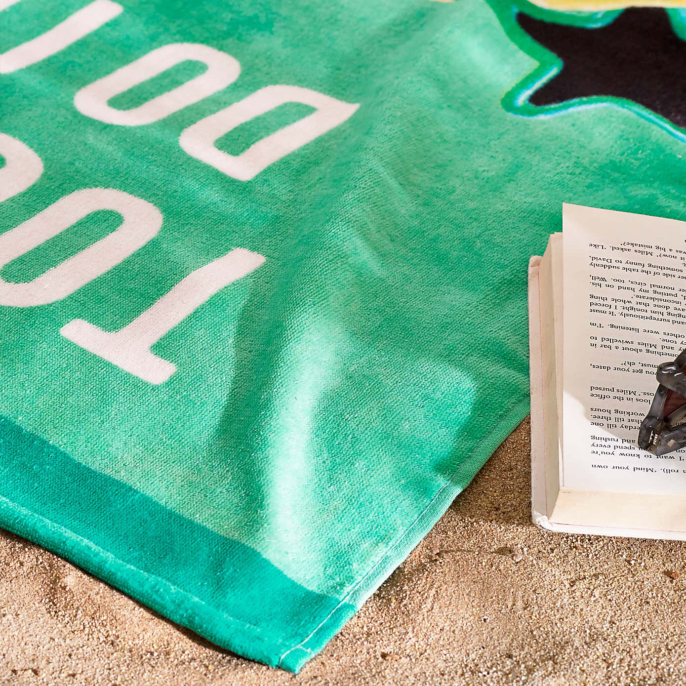 Catherine Lansfield Toucan Do It Beach Towel