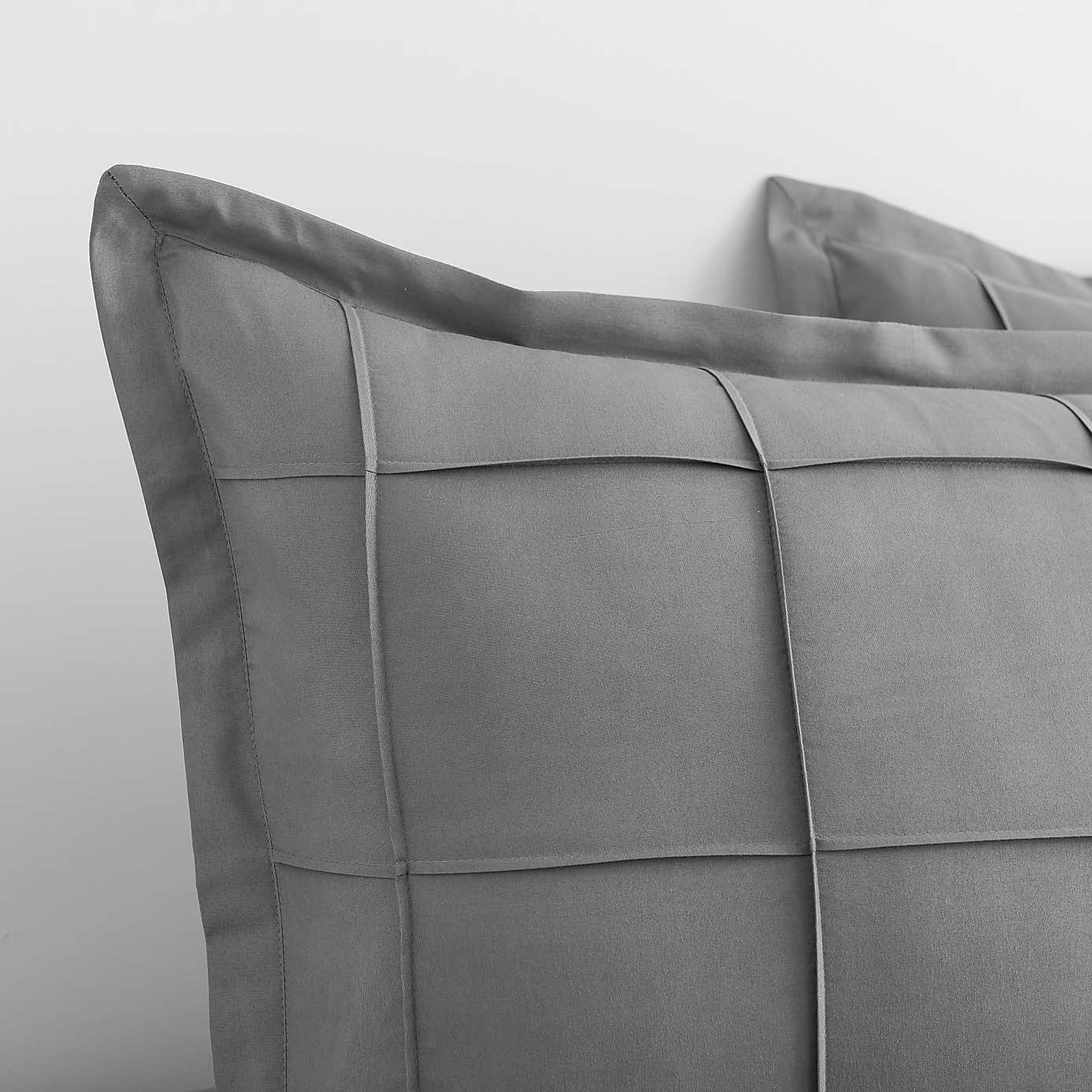 Jessa Pintuck Oxford Pillowcase