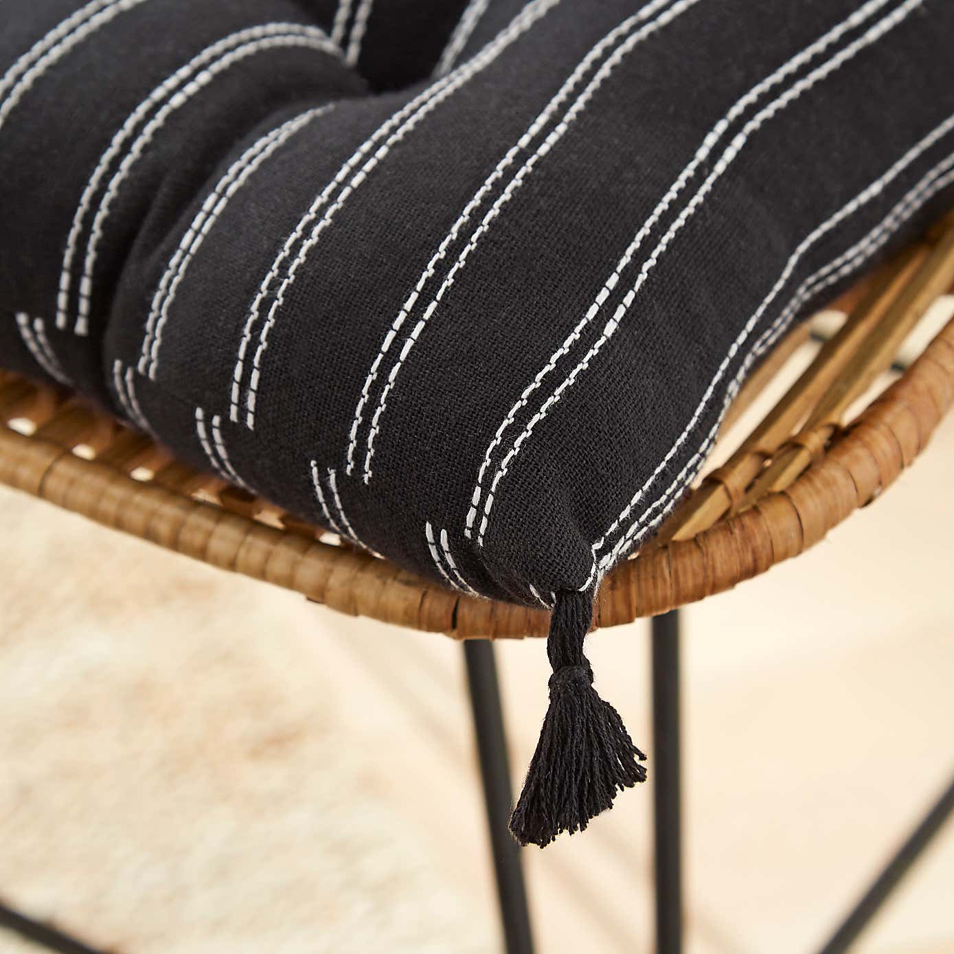 Lana Black Seat Pad 9 Stitch 40X40CM