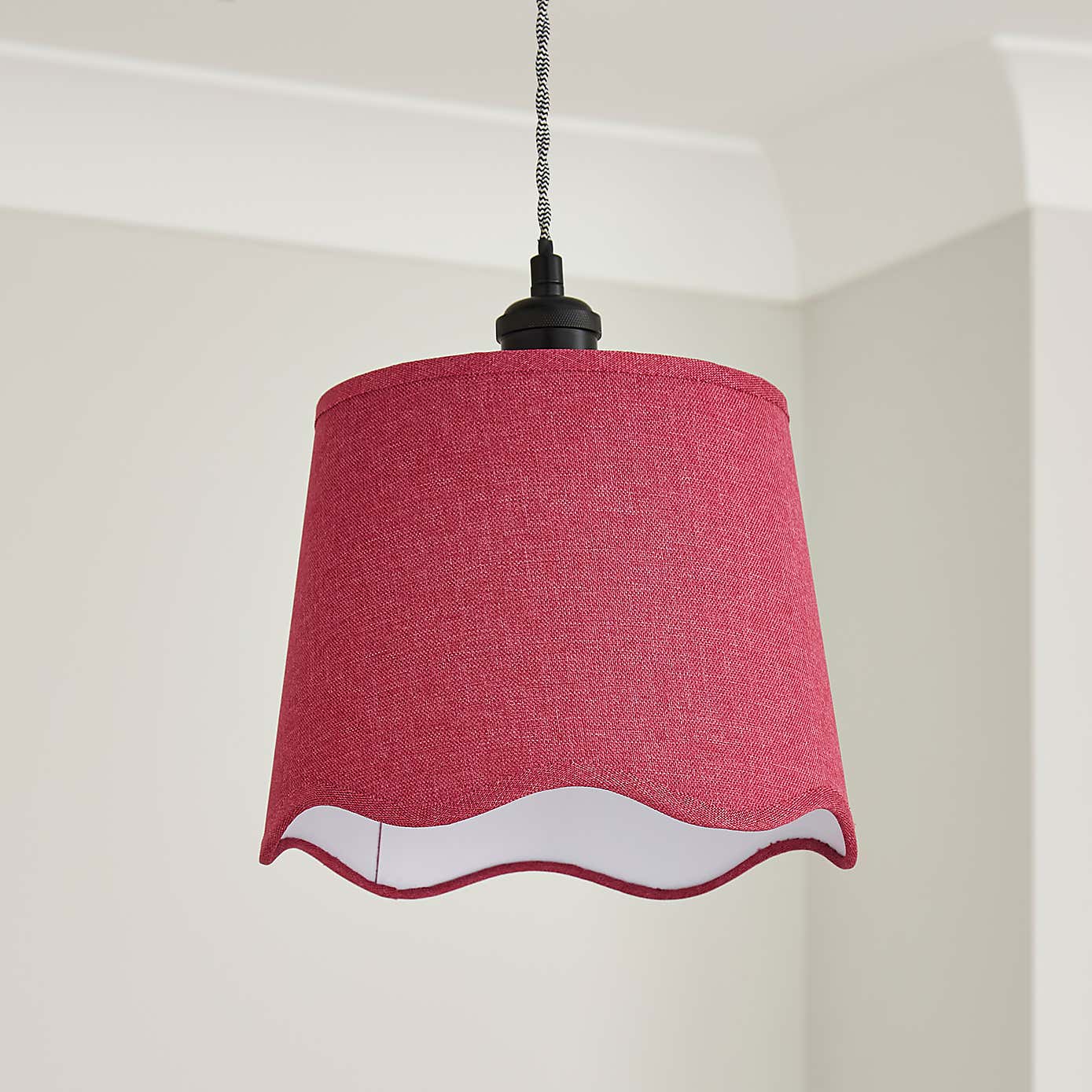 Scalloped Edge Linen Lamp Shade