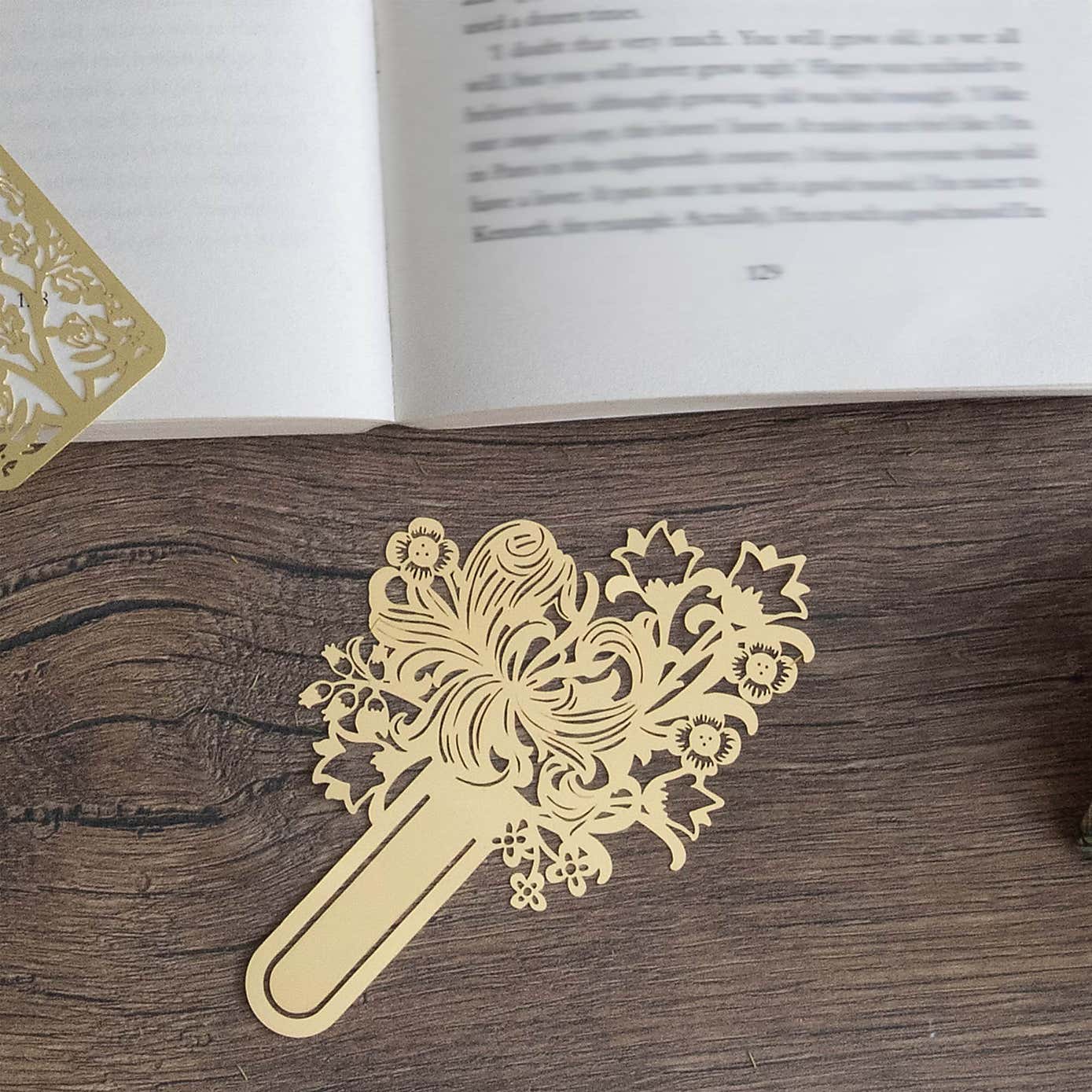 William Morris Golden Lily Listpad and Laser Cut Metal Bookmark Bundle