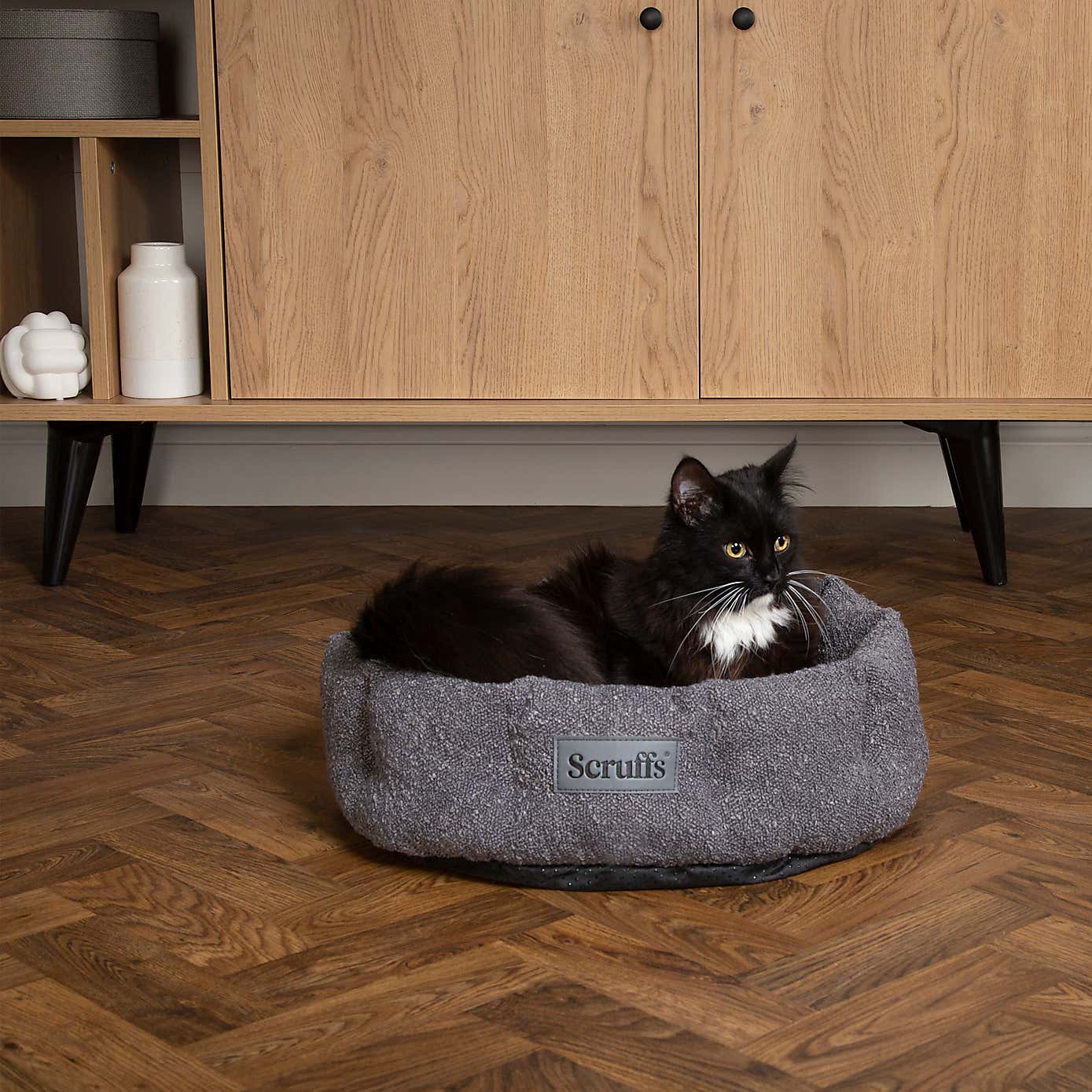 Scruffs Boucle Cat Bed