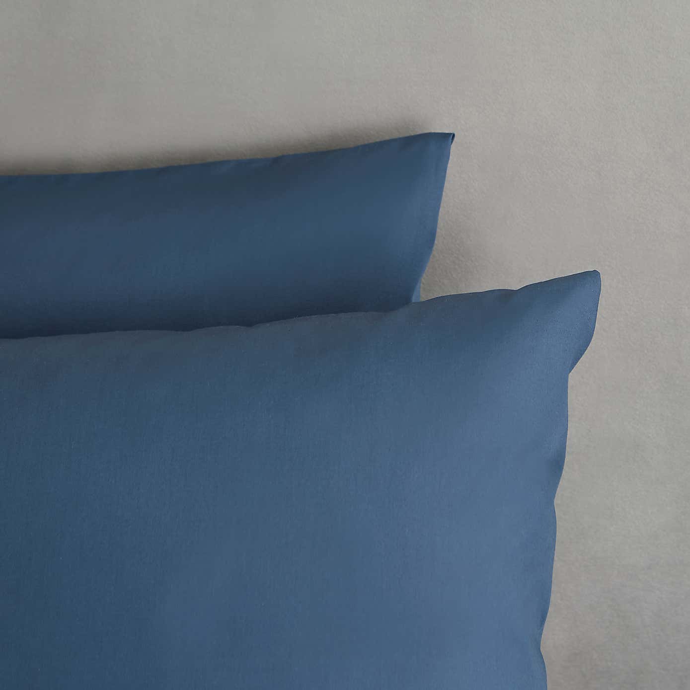 Hotel T200 100% Cotton Standard Pillowcase Pair