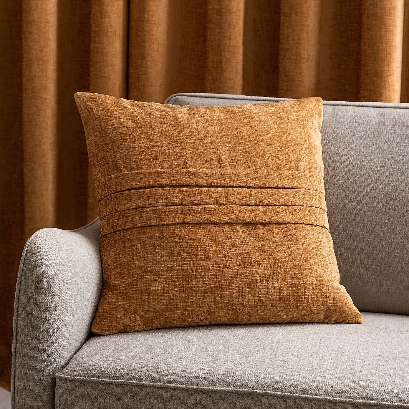 Chenille Pleat Cushion