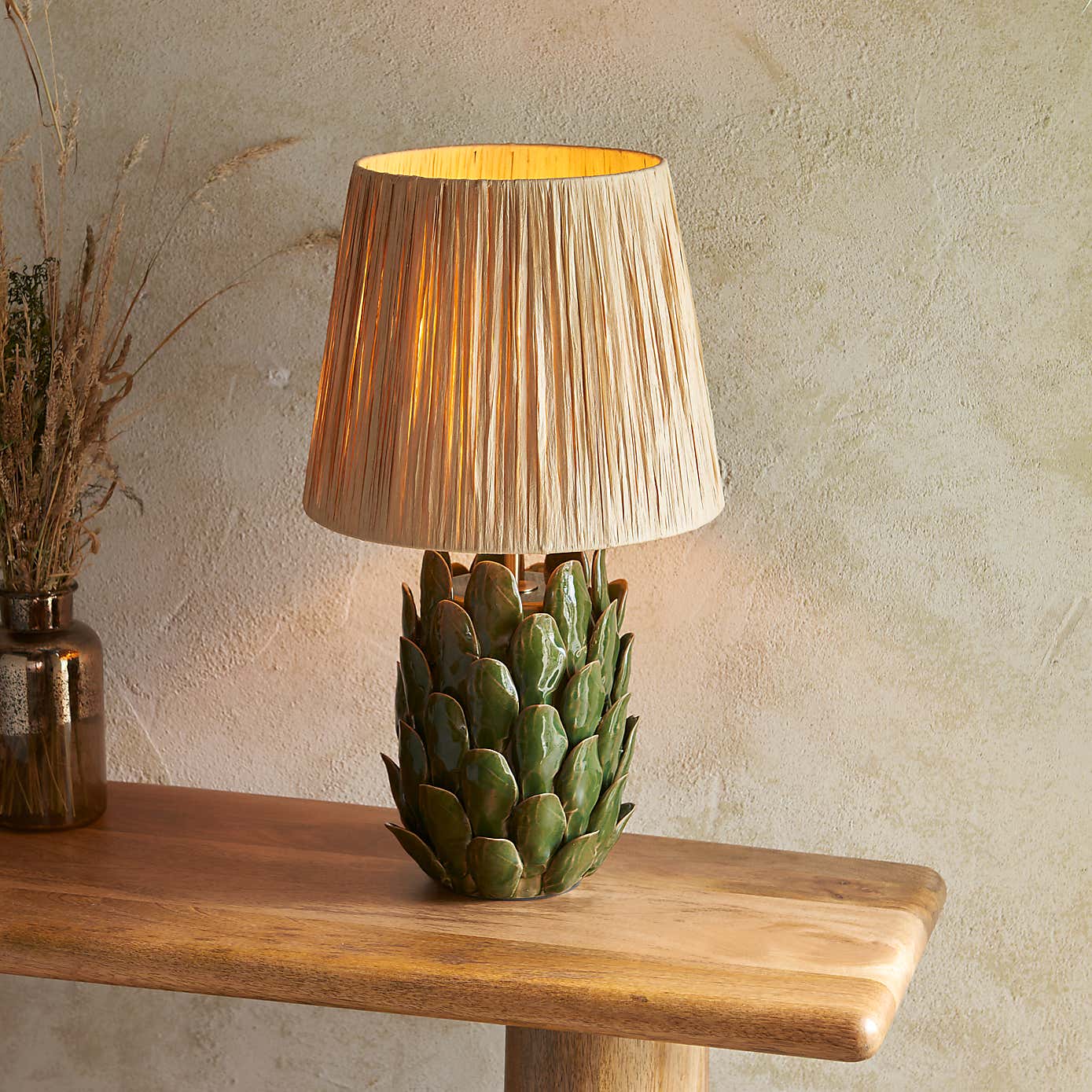 Vogue Tiered Leafs Table Lamp