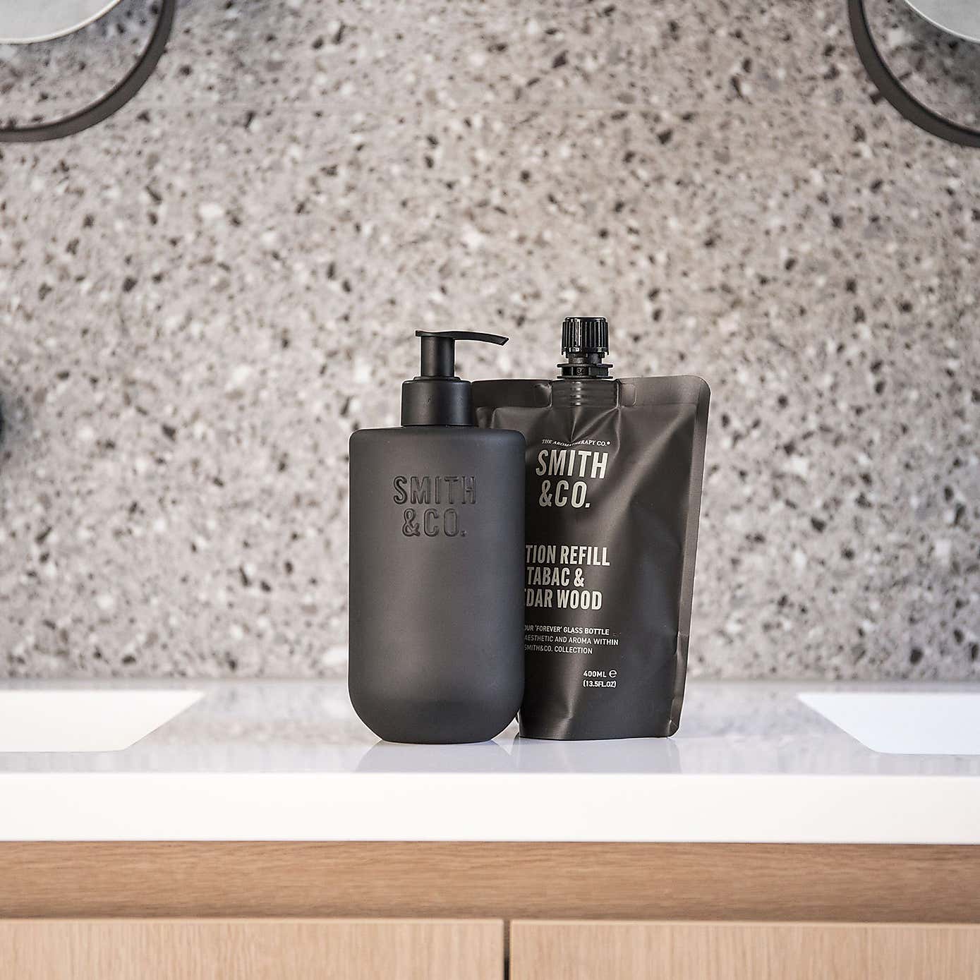 Smith & Co Tabac & Cedarwood Hand & Body Wash Refill