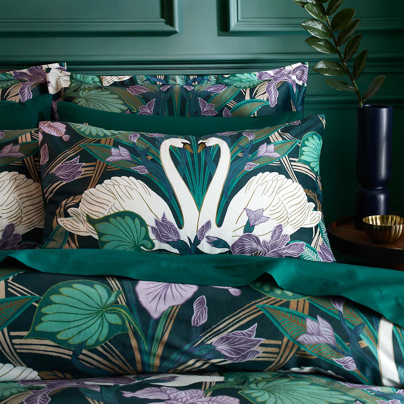 Nouveau Swan Duvet Cover and Pillowcase Set