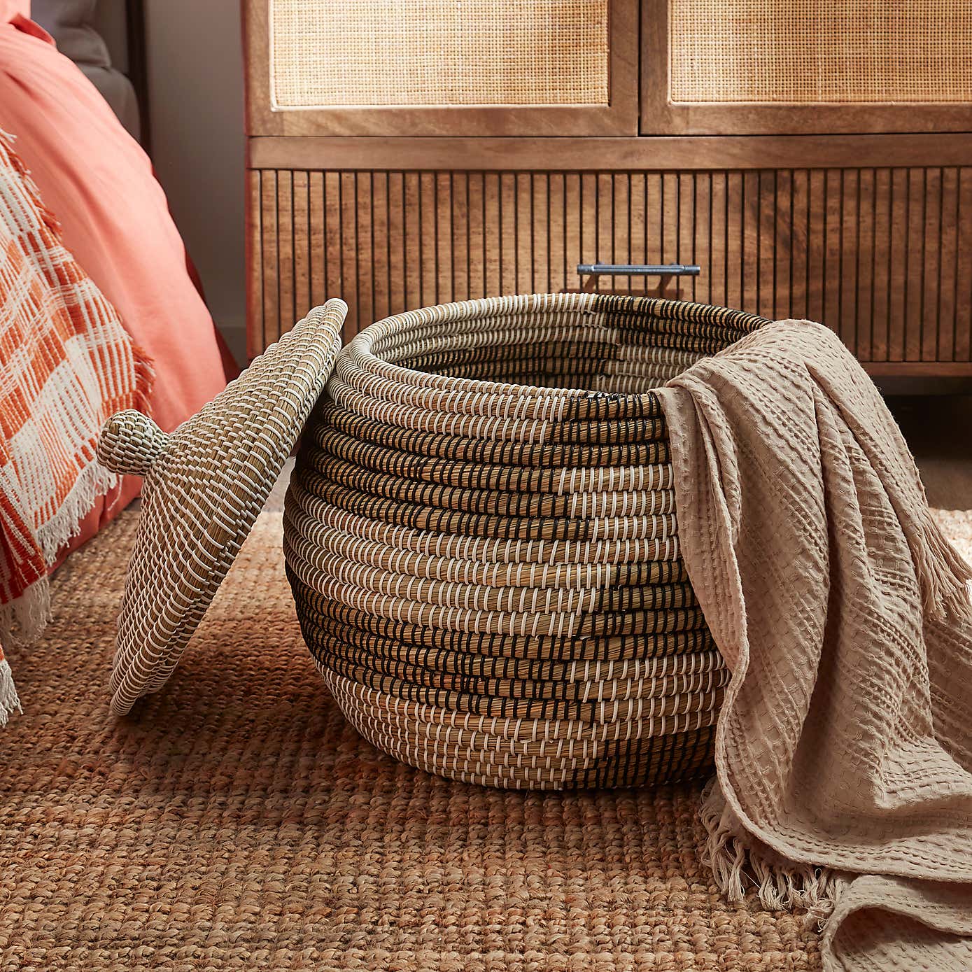 Contrast Storage Basket With Lid