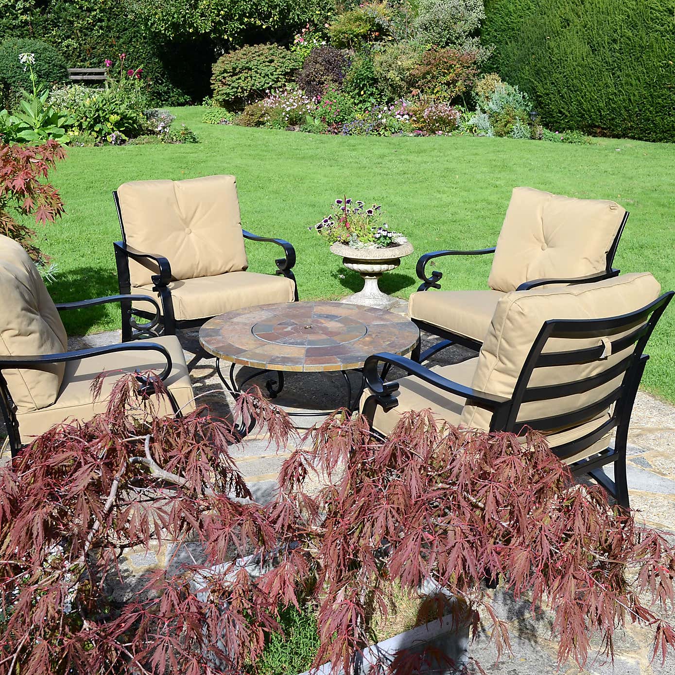 Byron Manor Baltimore Round Firepit Coffee Table with 4 Westfield Lounge Chairs