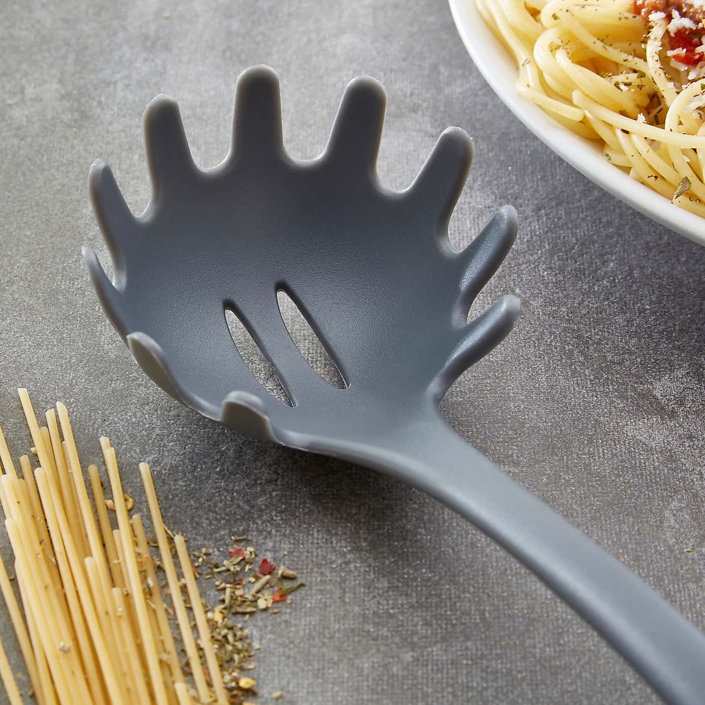 Nylon Spaghetti serve w Soft Grip Handle