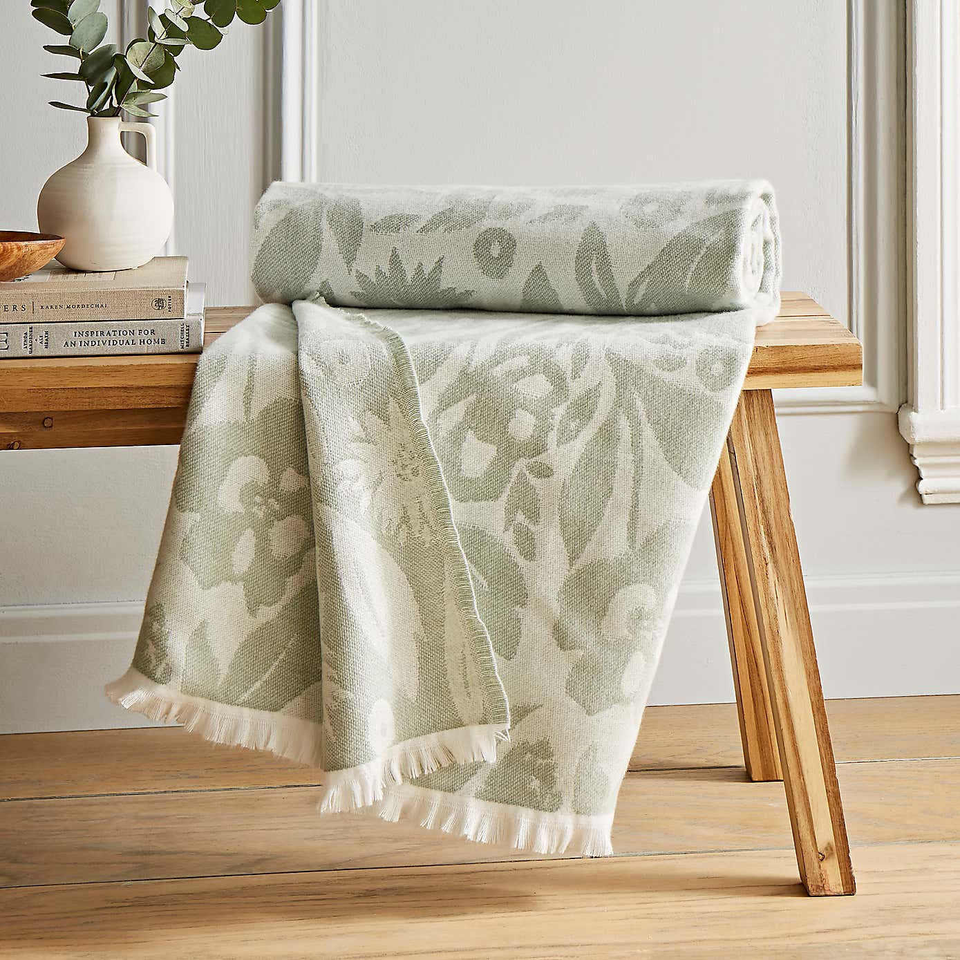 Antonia Jacquard Throw 130cm x 180cm