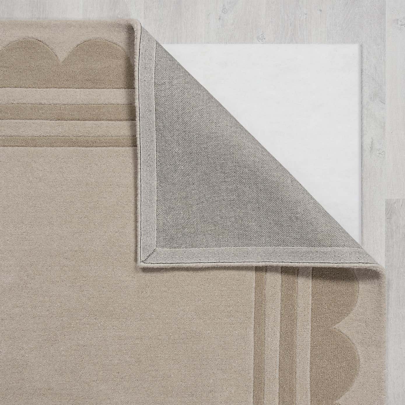 Lois Scallop Border Wool Rug