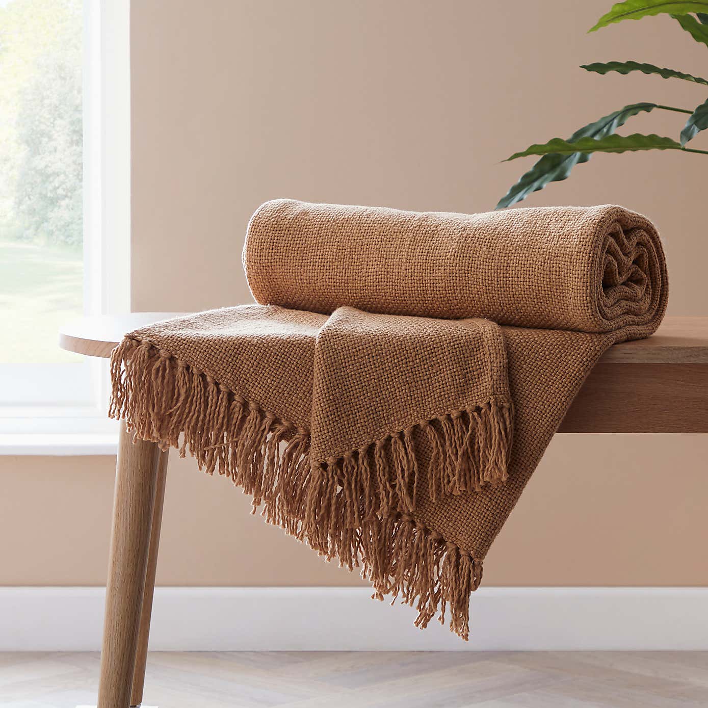 Aris Cotton Weave Black Throw