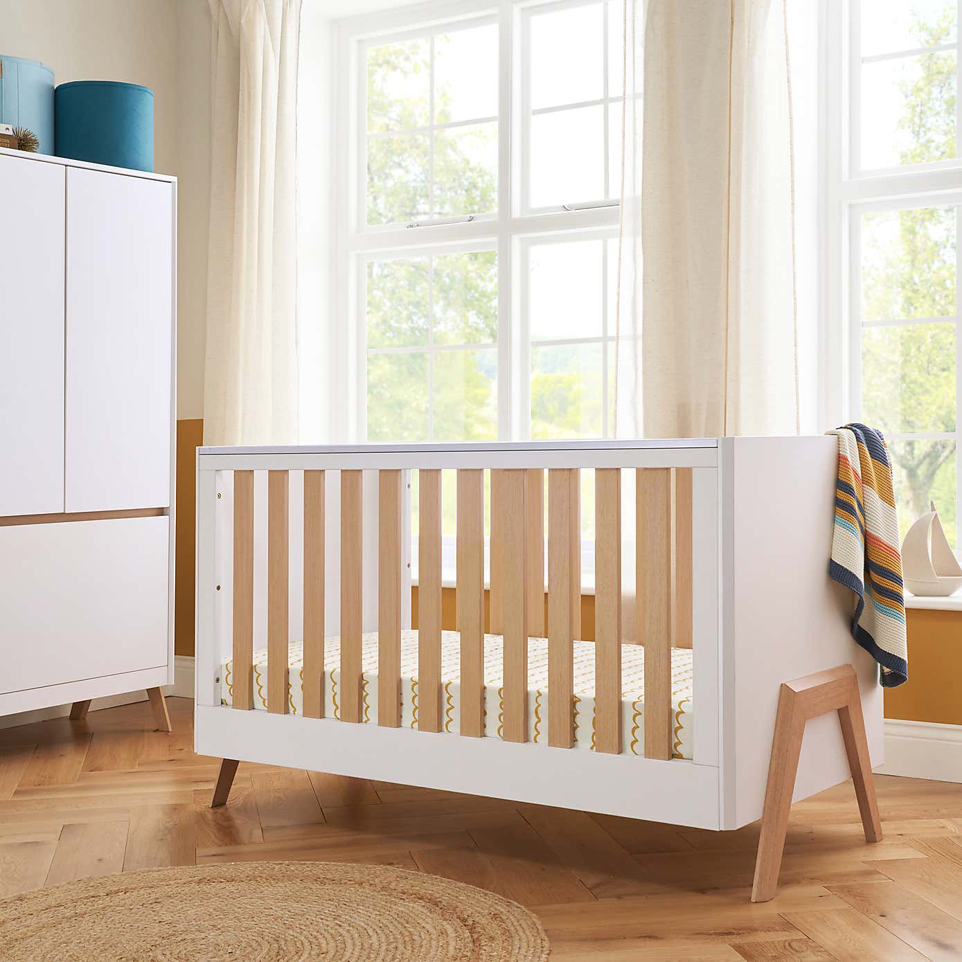 Tutti Bambini Fuori Cot Bed