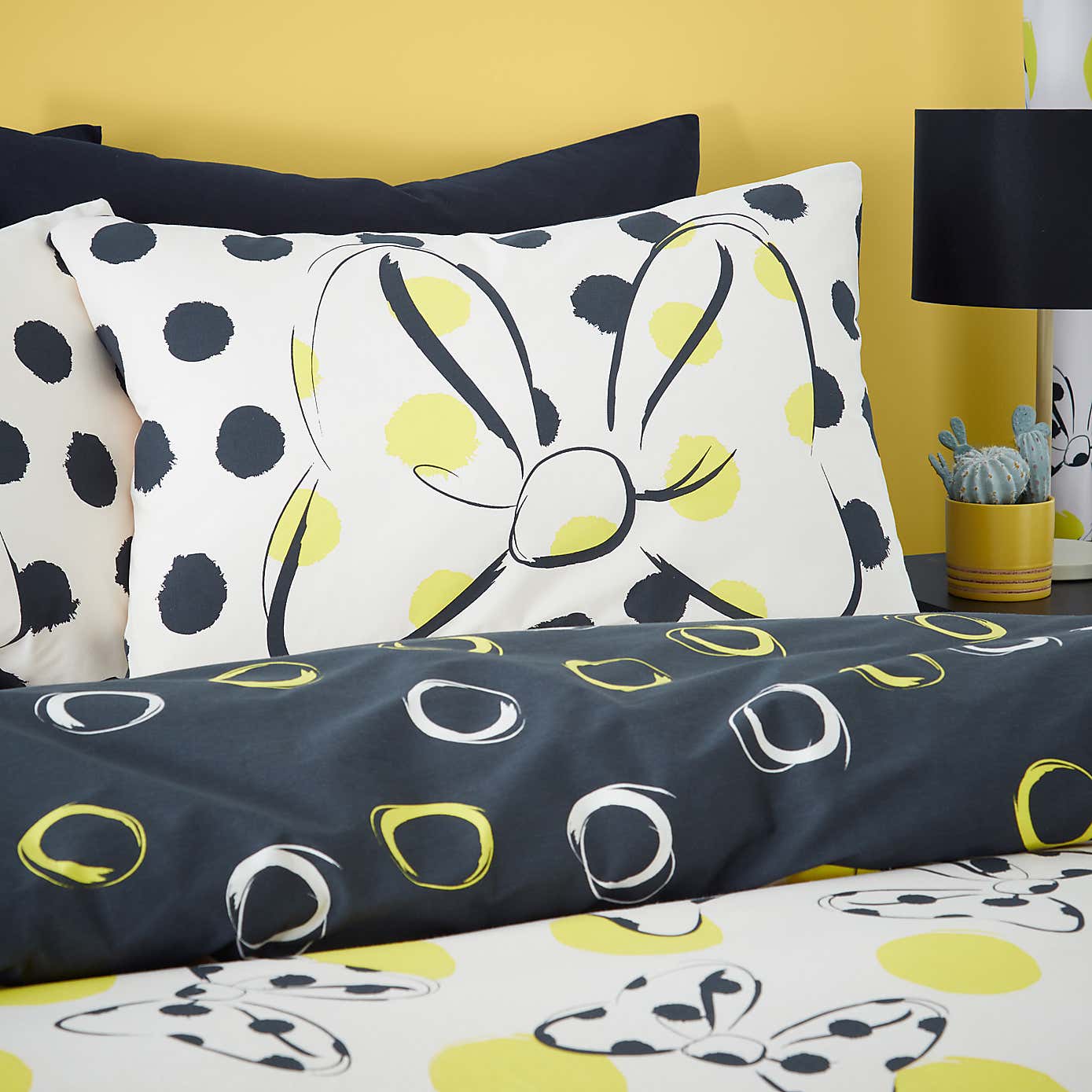 Minnie Yellow Duvet Cover and Pillowcase Set