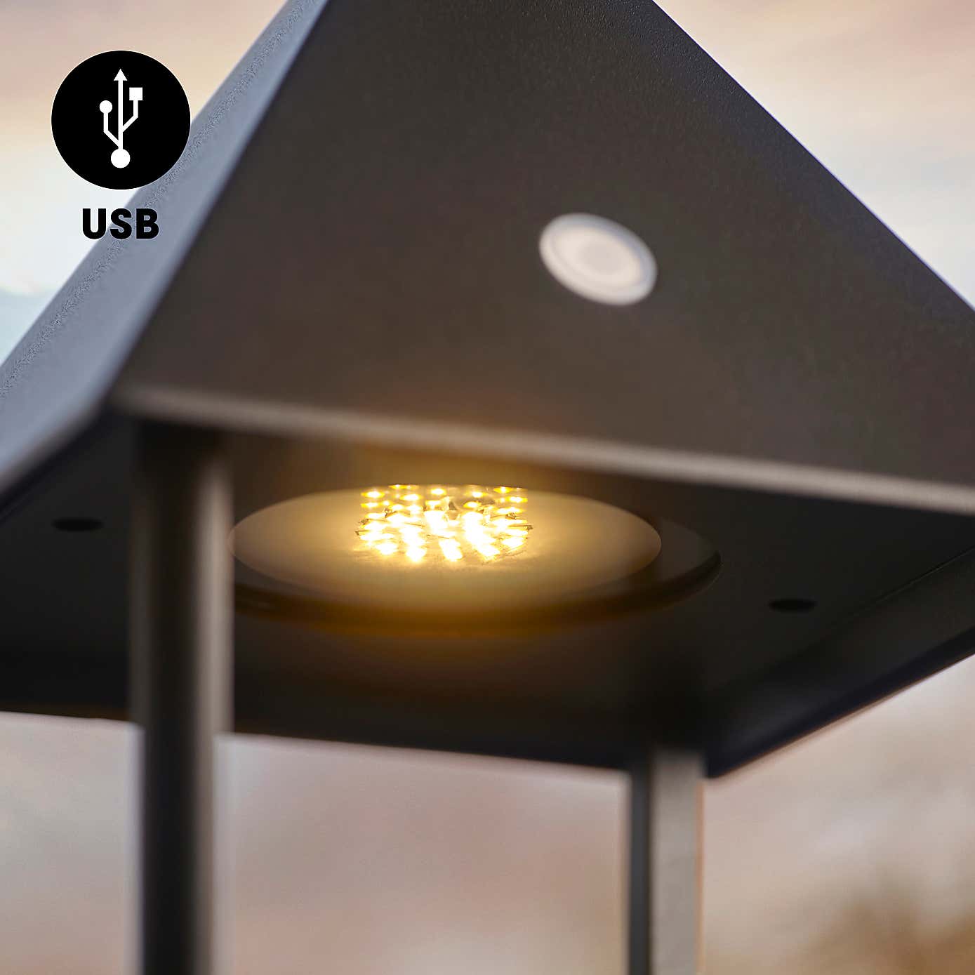 Vogue Hatti Outdoor USB Rechargeable Table Light