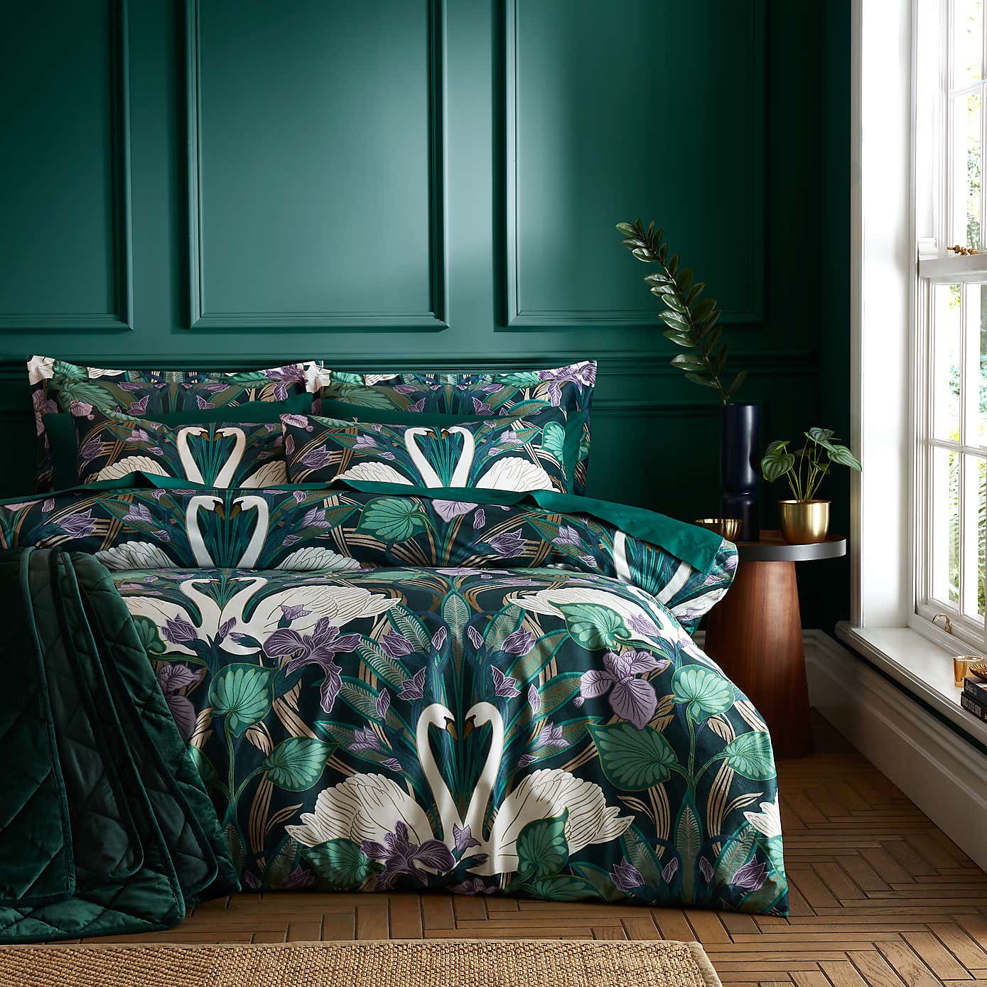 Nouveau Swan Duvet Cover and Pillowcase Set