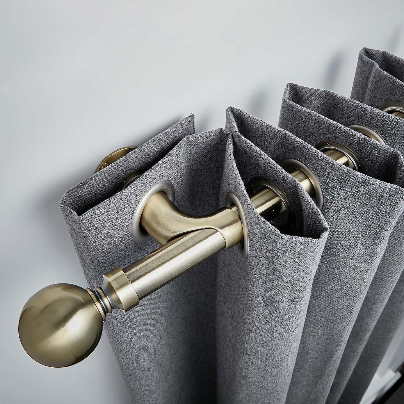 Ashton Room Darkening Extendable Eyelet Curtain Pole 25/28mm