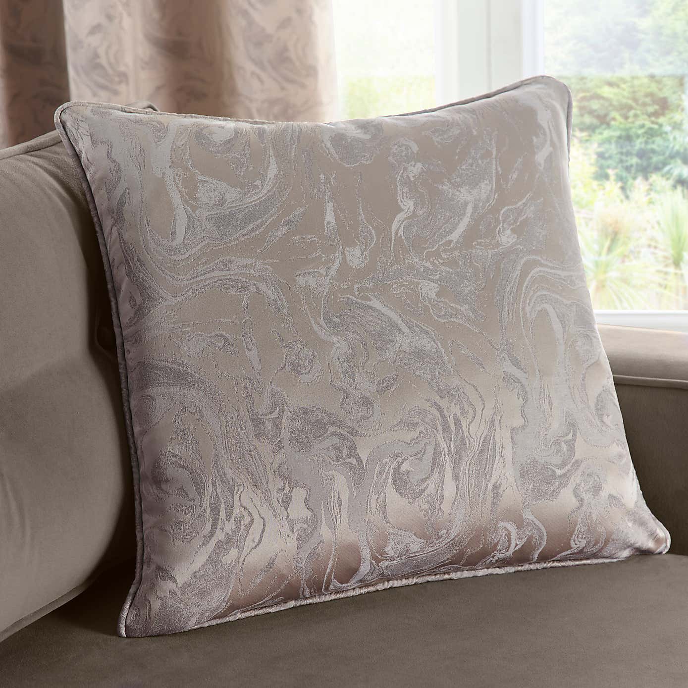 Diablo Marble Silver Cushion