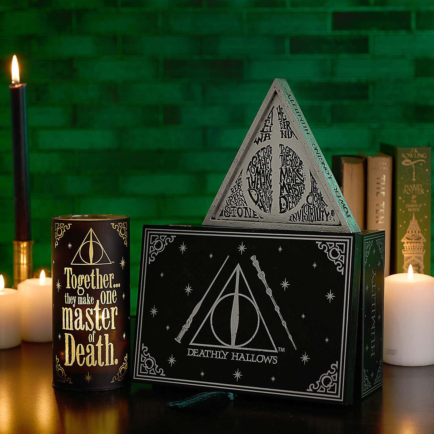 Harry Potter Dark Arts Deathly Hallows Box