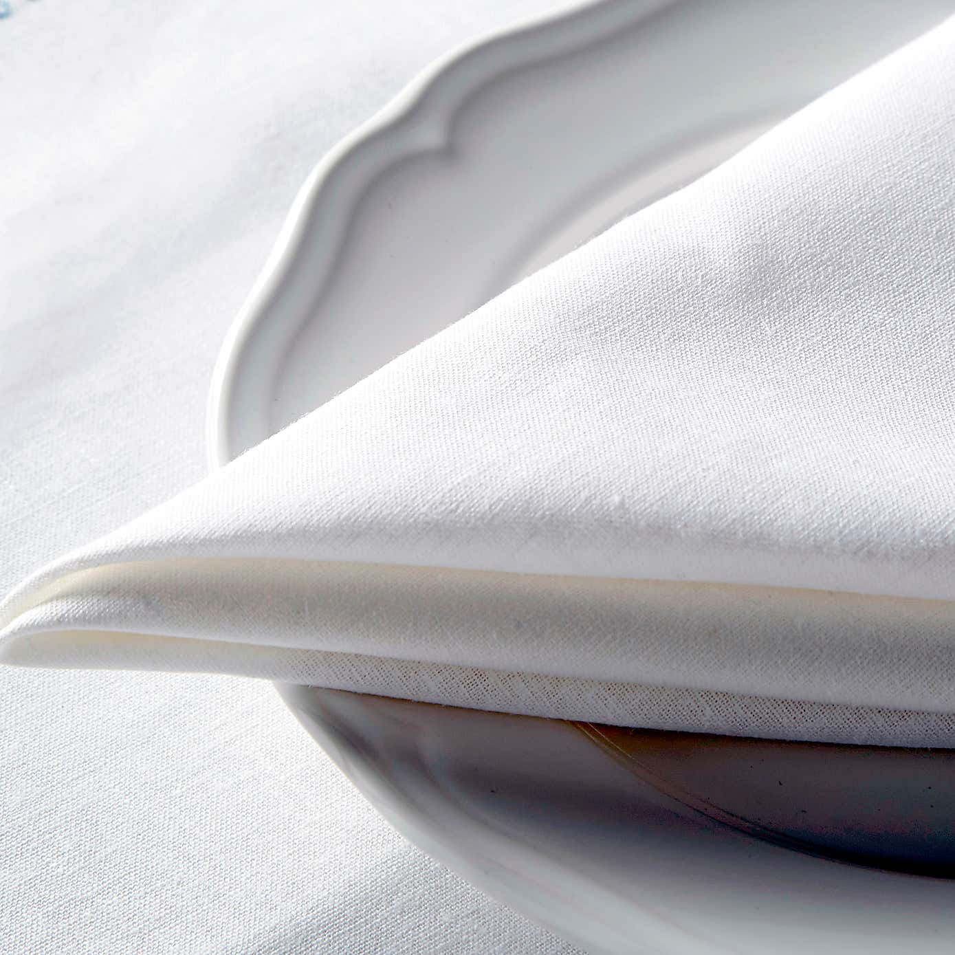 White Linen Pack of 4 Napkins