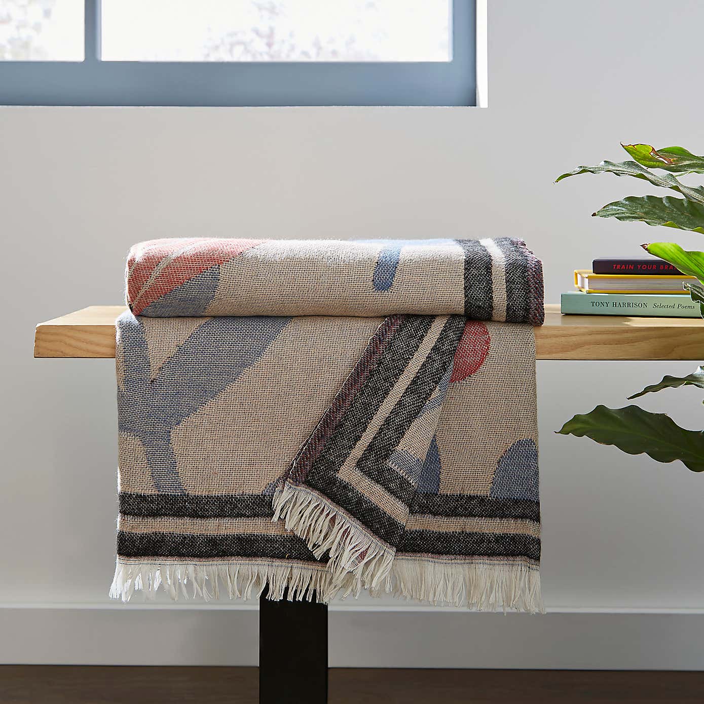 Stylised Floral Jacquard Woven Throw 155x170