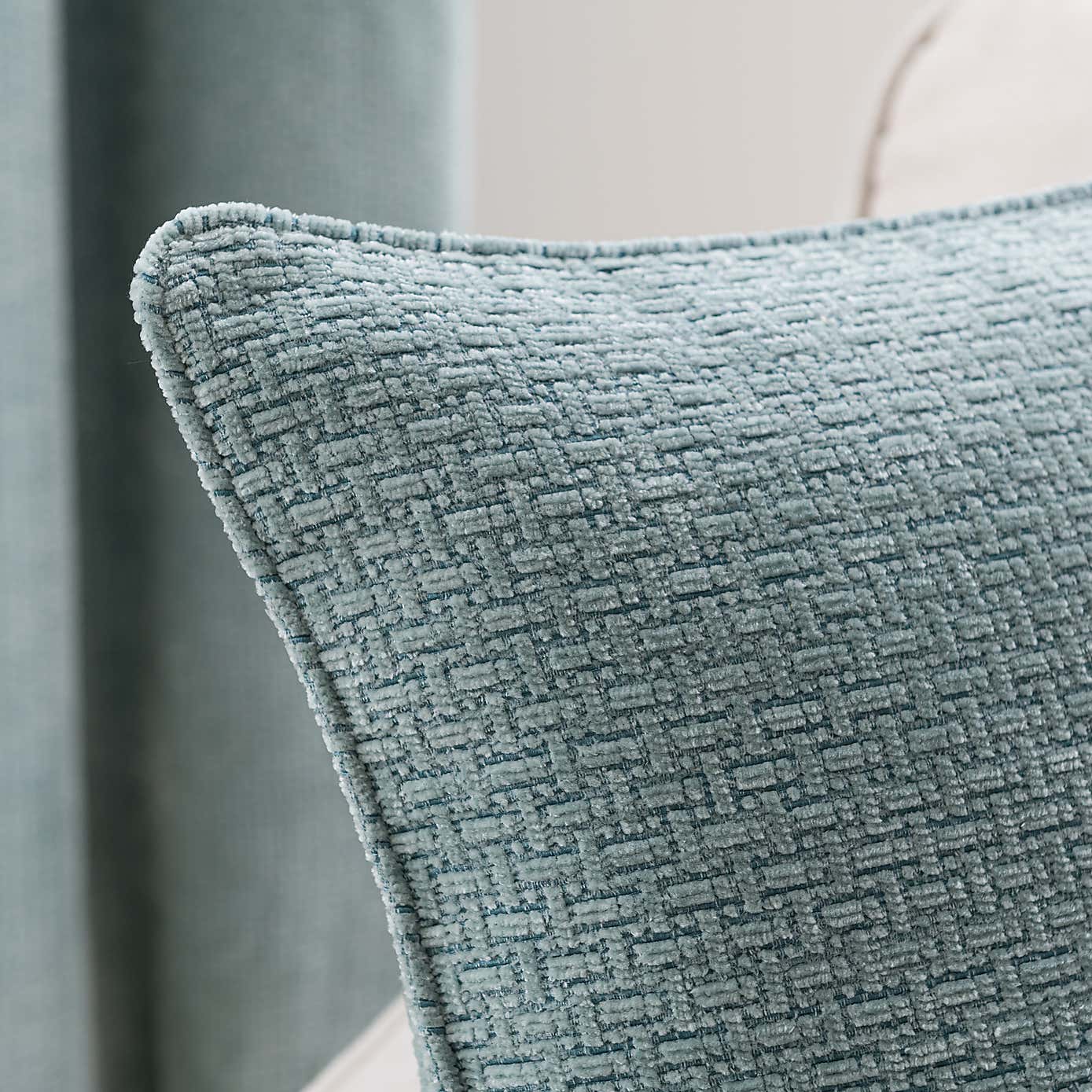 Alayna Chenille Square Cushion