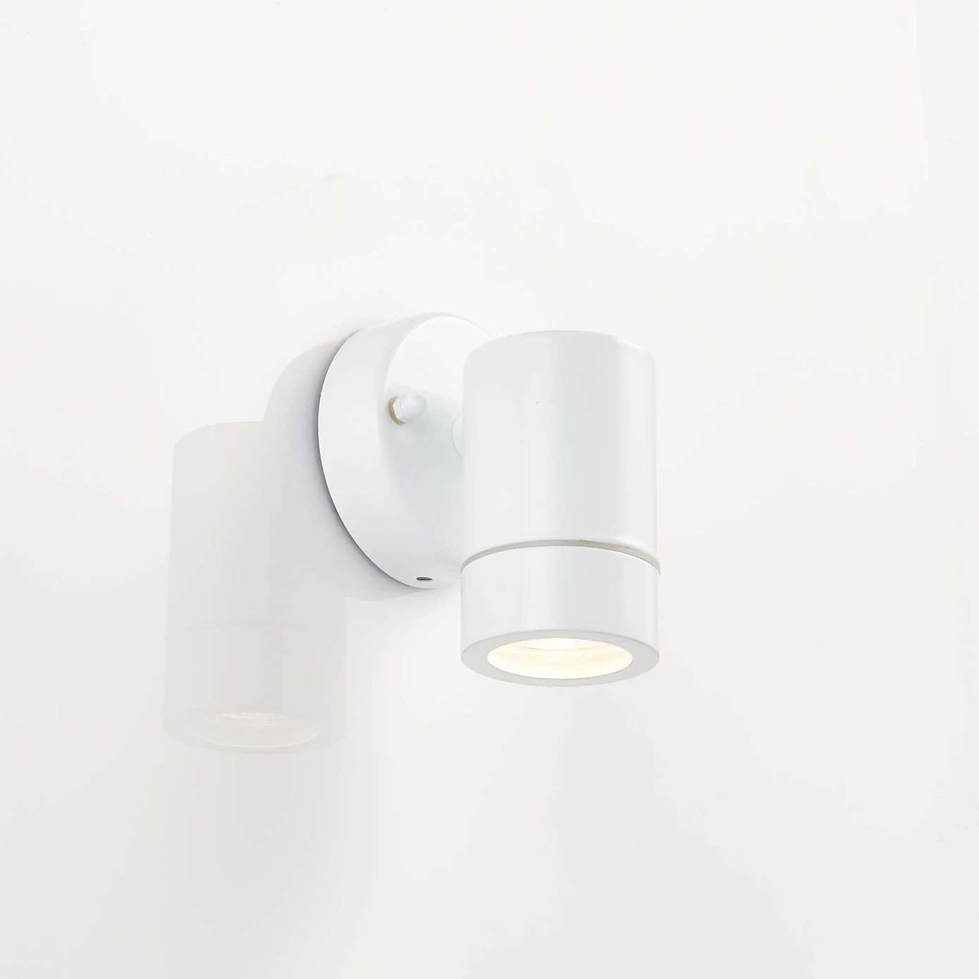 Vogue Alonzo Outdoor Wall Light