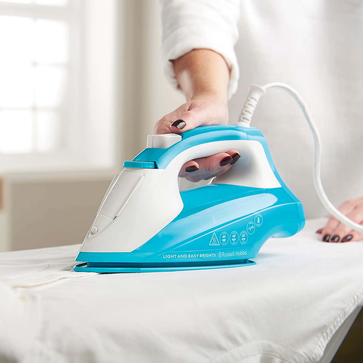 Russell Hobbs Light & Easy Aqua Brights Iron