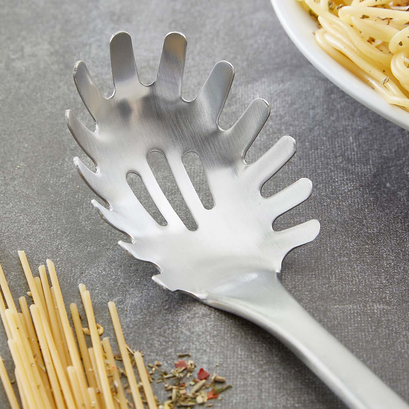 Spaghetti serve with Soft Grip Handle