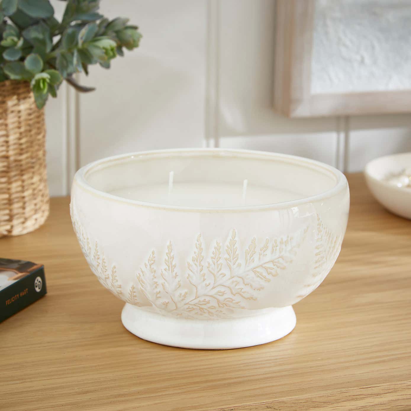 Churchgate Tobacco Flower & Vanilla Round Multi Wick Candle