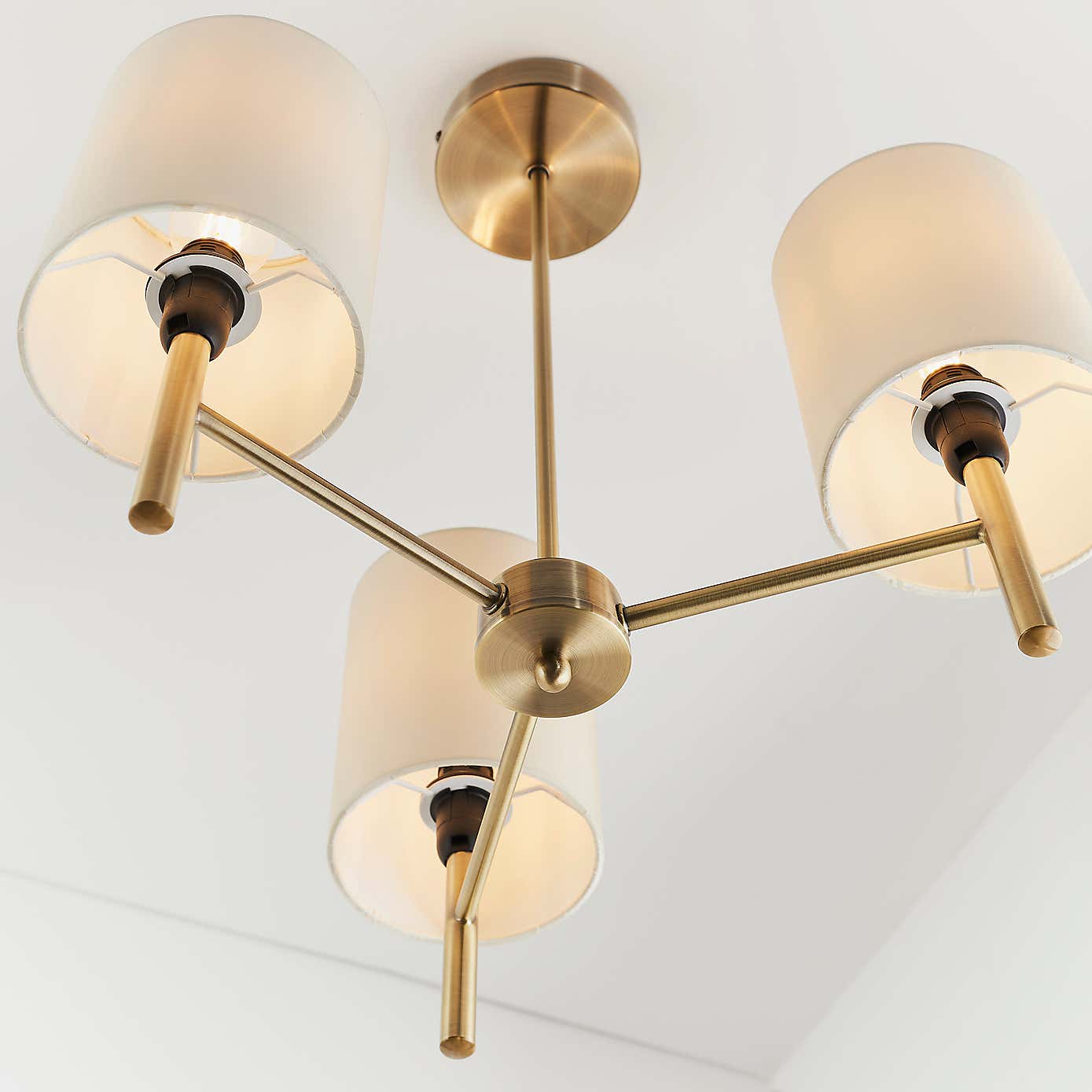 Vogue Dewey 3 Light Flush Ceiling Fitting