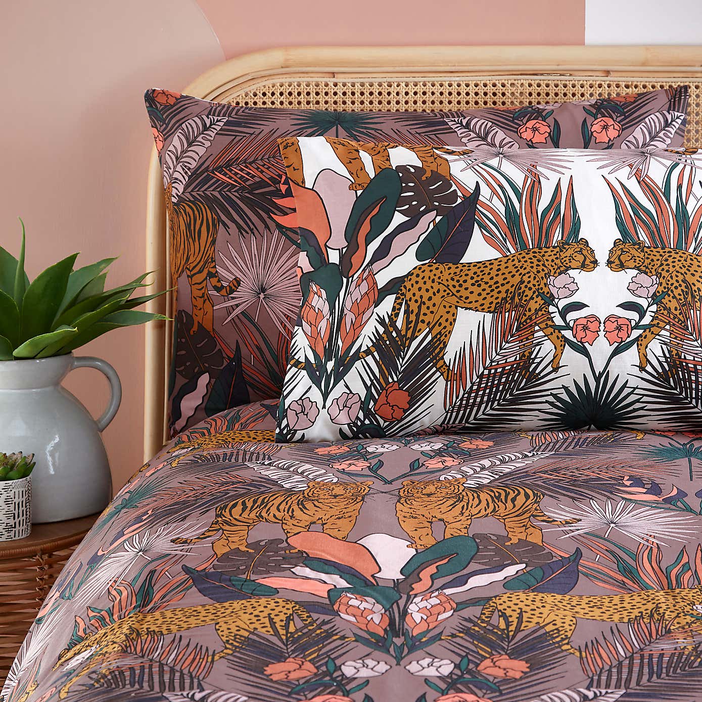 furn. Kaihalulu Duvet Cover & Pillowcase Set