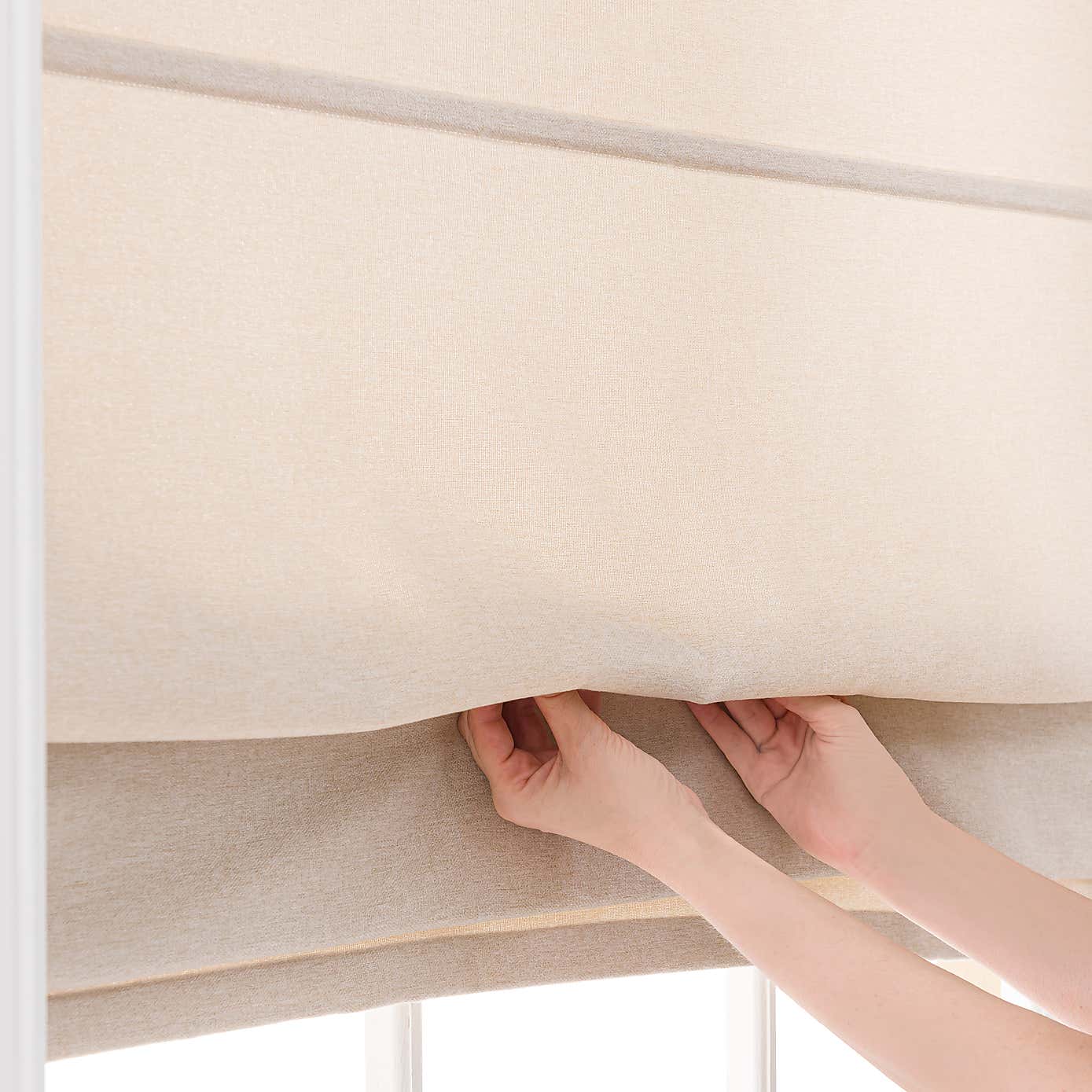 Luna Magnetic Roman Blind