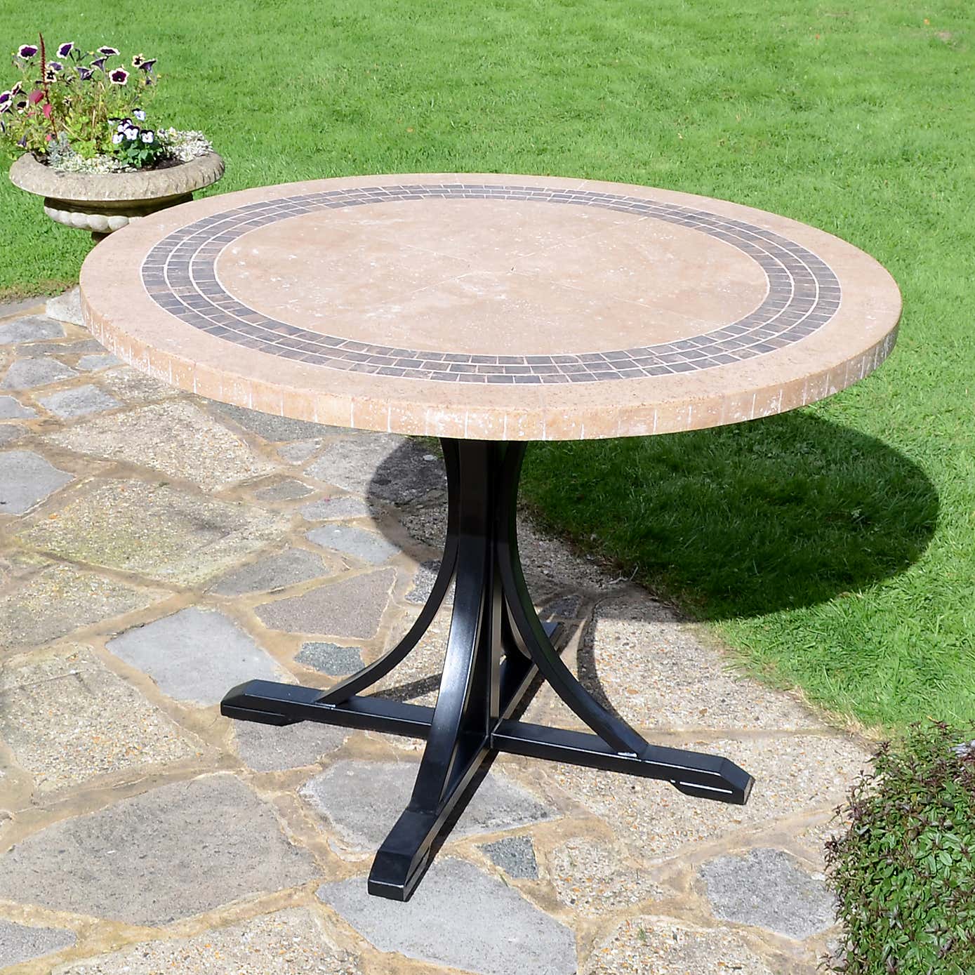 Byron Manor Victoria Round Dining Table