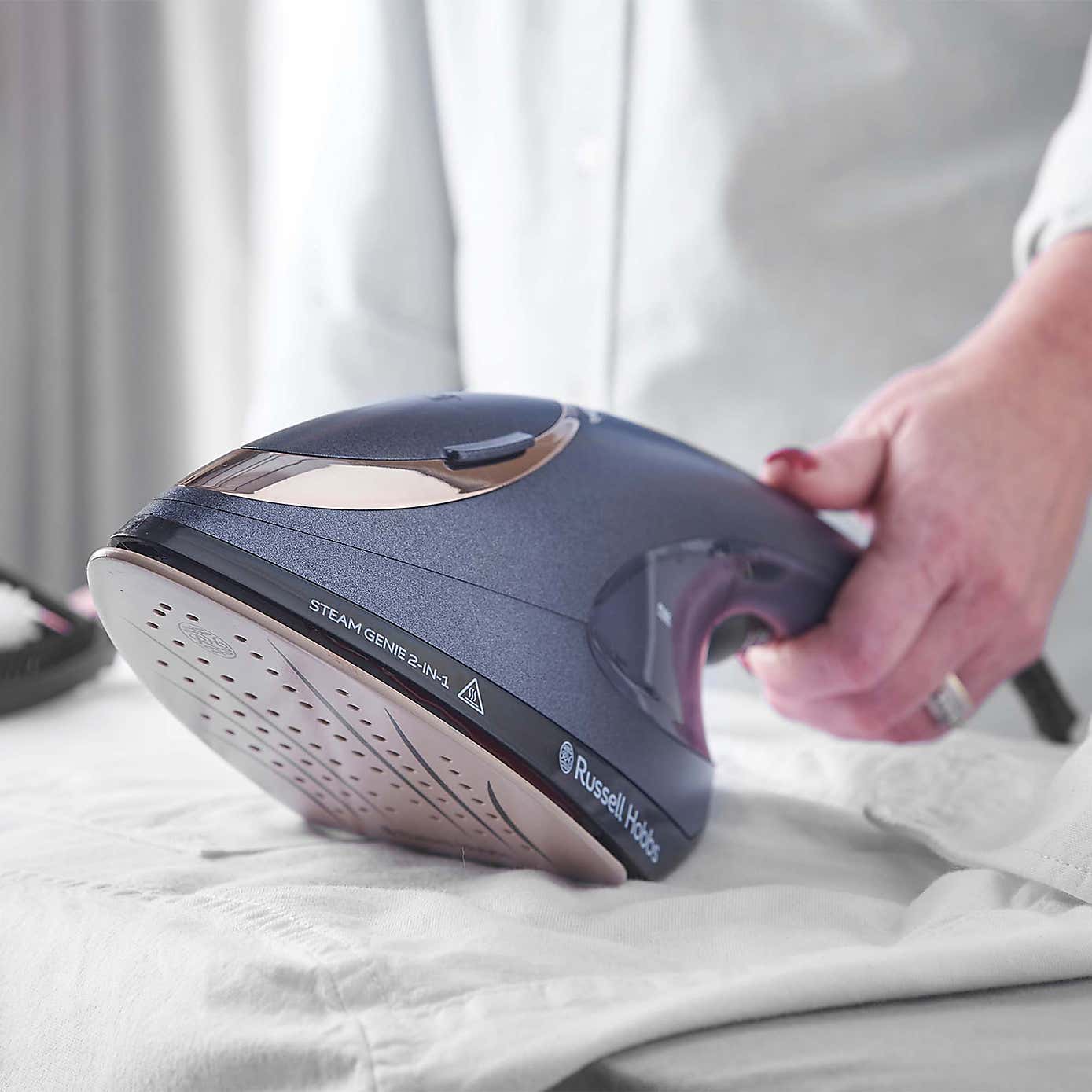 Russell Hobbs Steam Genie 2in1 Garment Steamer