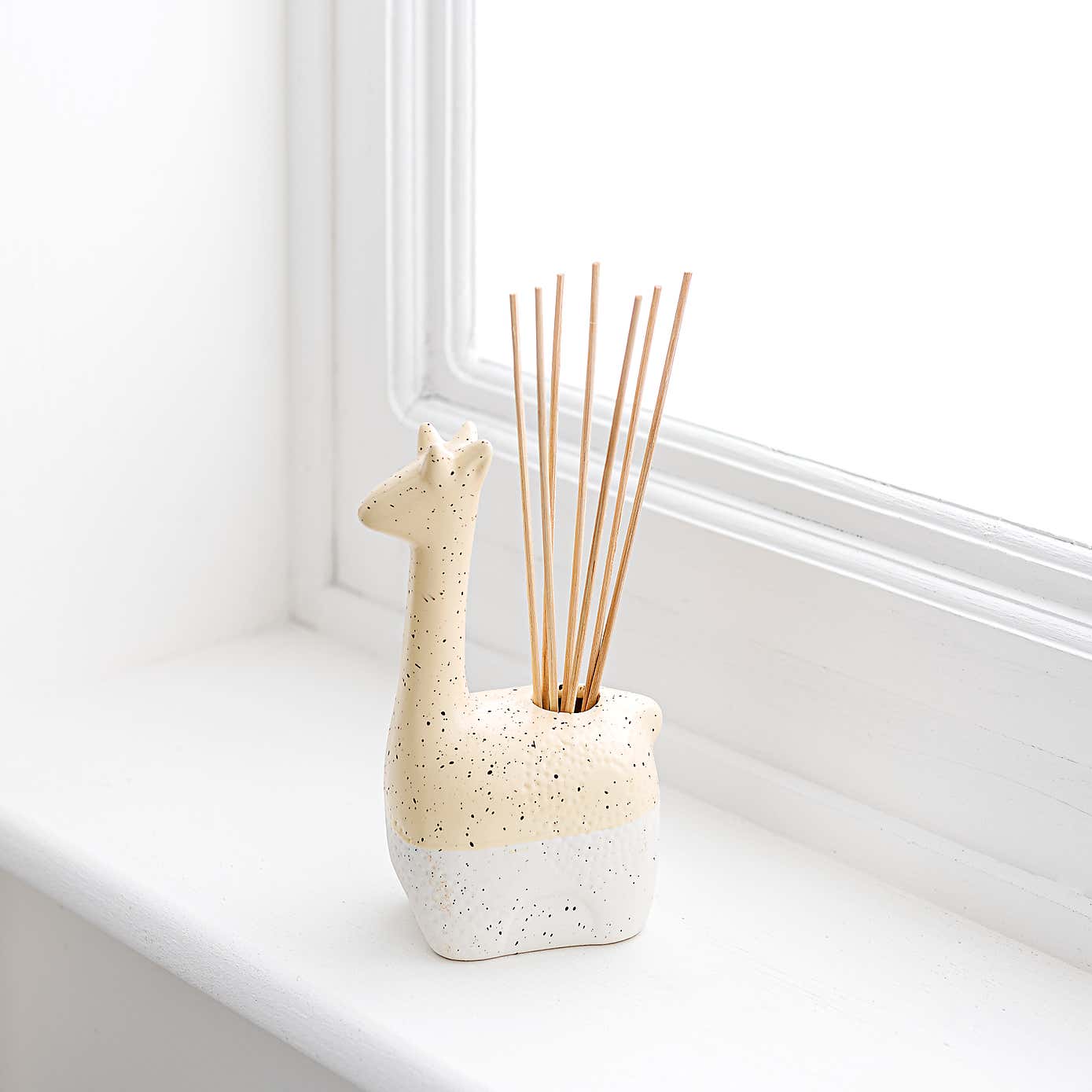 Vanilla Bean & Pepper Giraffe Diffuser