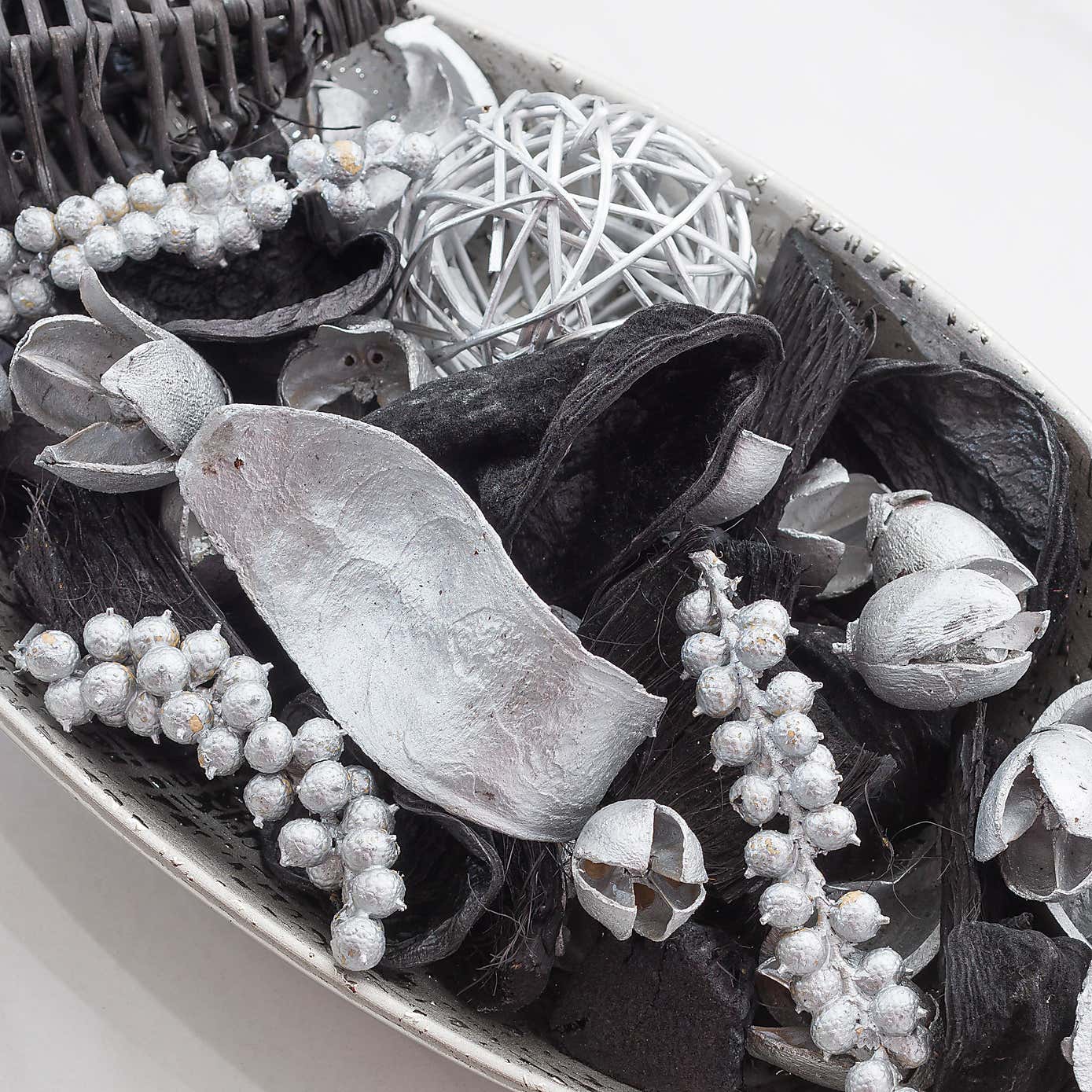 Hotel Dark Pomegranate Pot Pourri