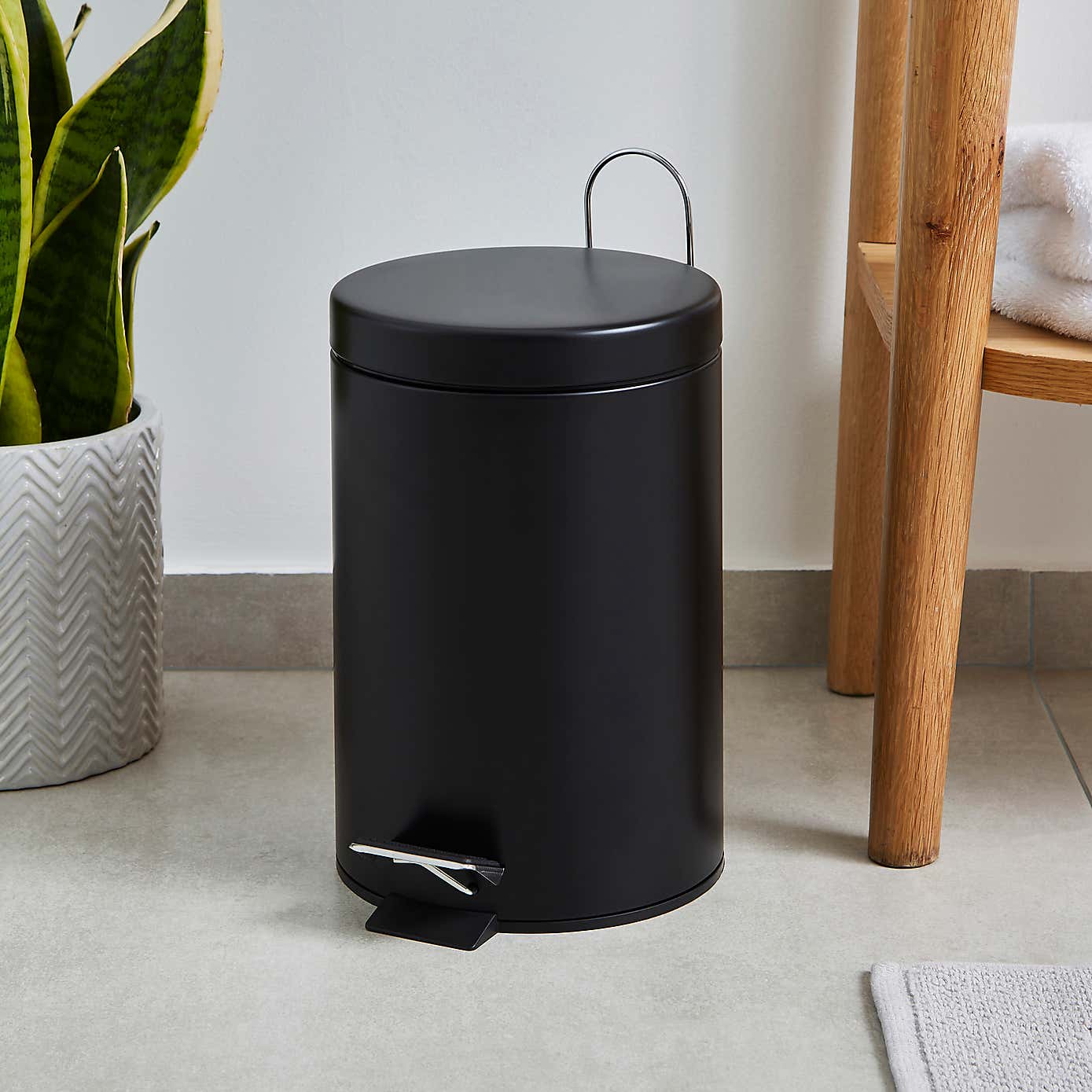 Black 3 Litre Bathroom Bin