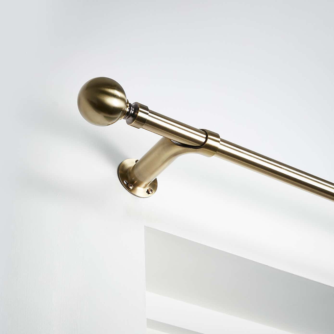 Ashton Room Darkening Extendable Eyelet Curtain Pole 25/28mm