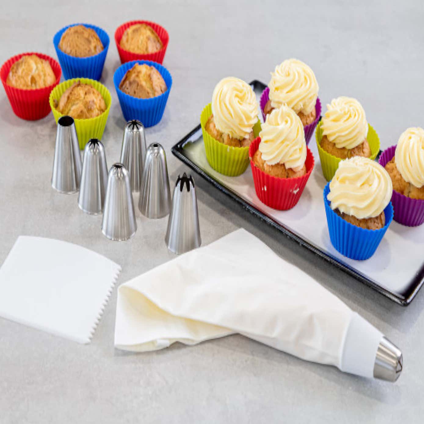 Set of 9 Reusable Piping Bag and Nozzles