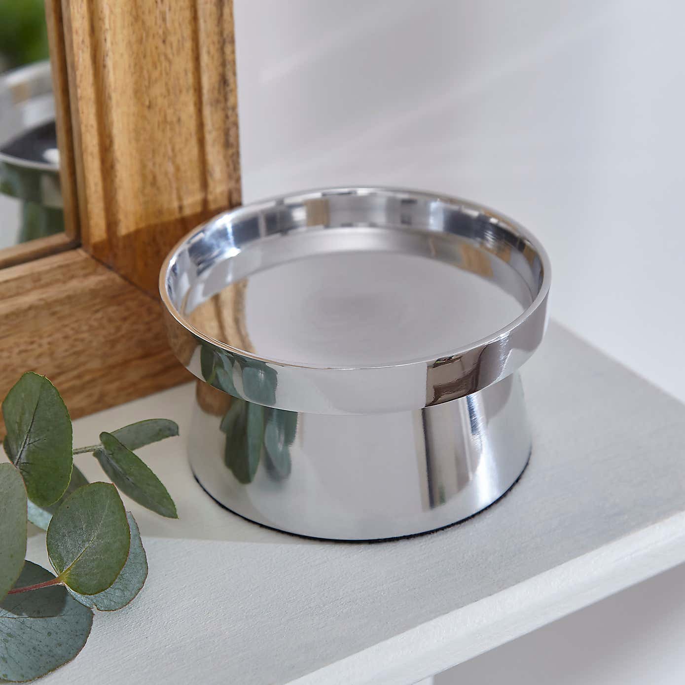 Wide Pillar Candle Holder