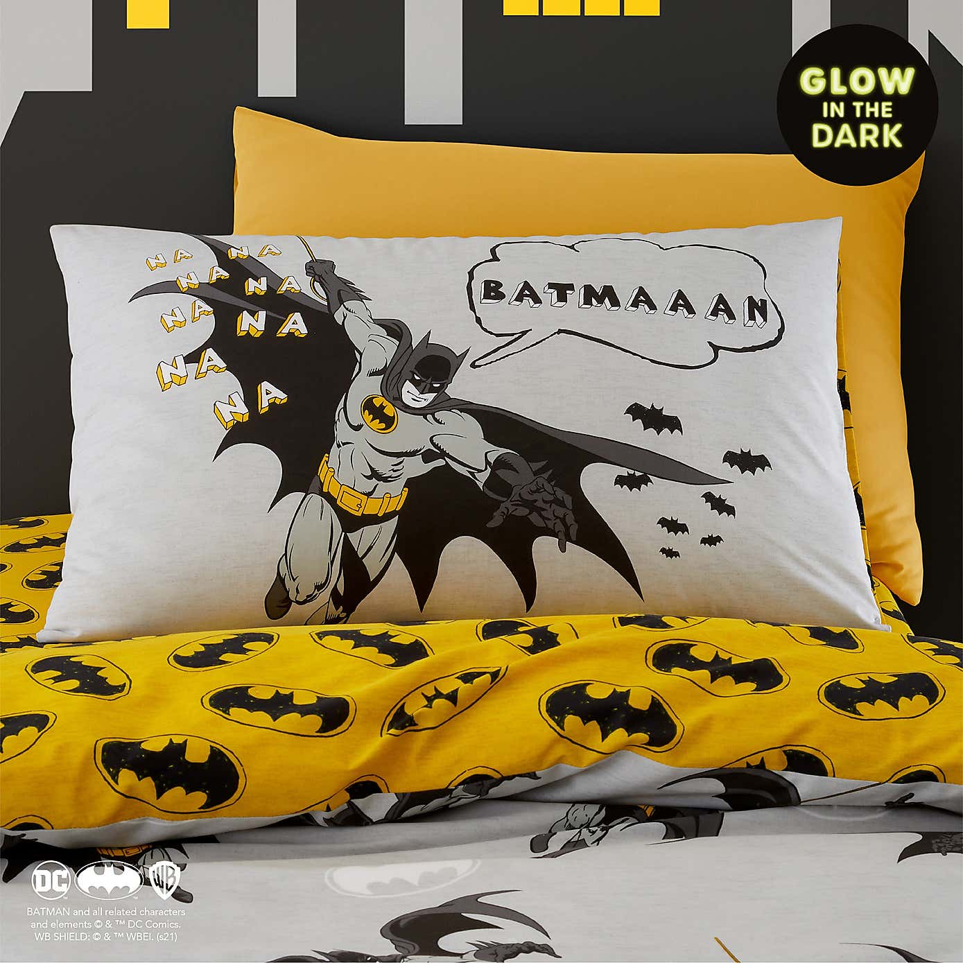 Batman Grey Reversible Glow in the Dark Duvet Cover and Pillowcase Set