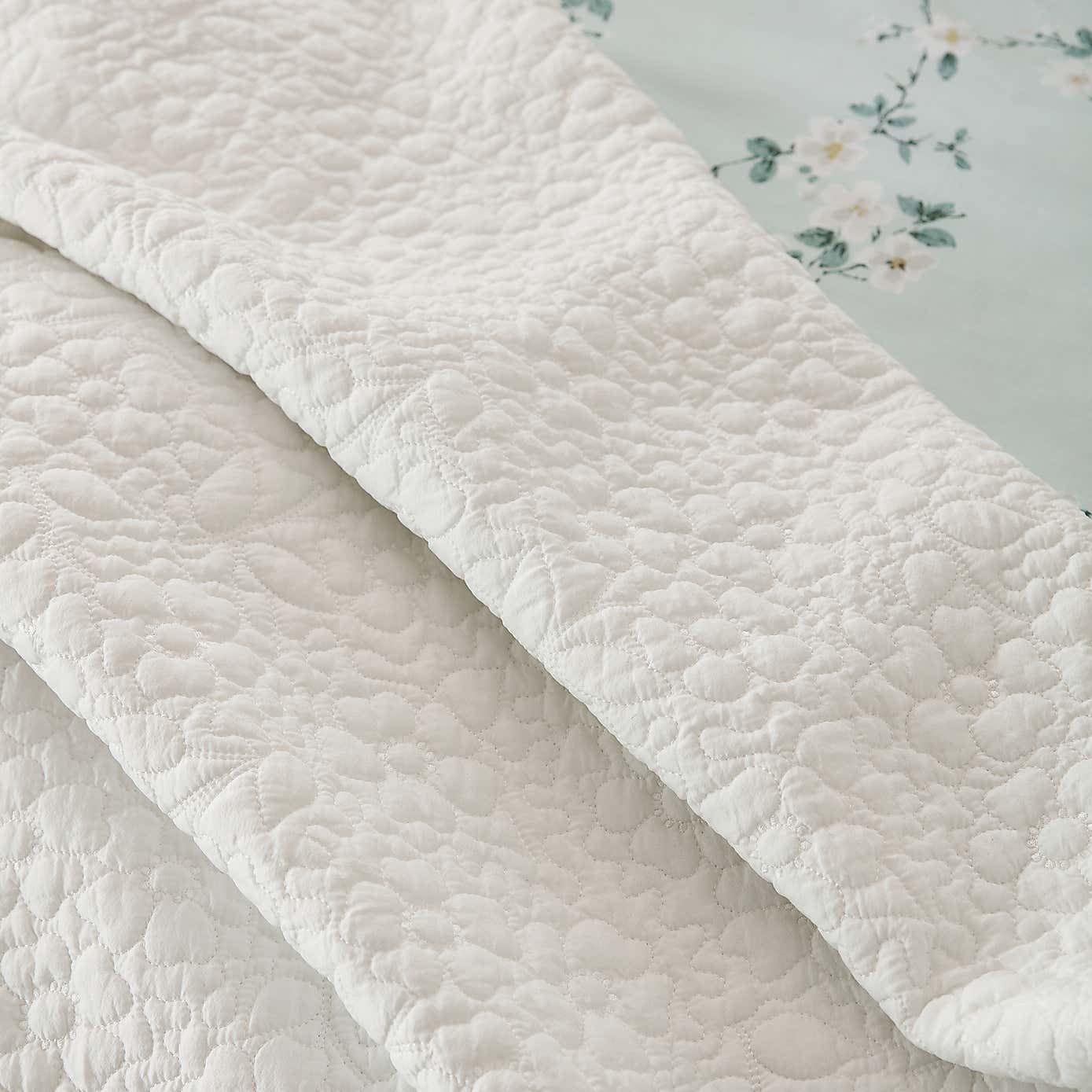 Bloom White Bedspread