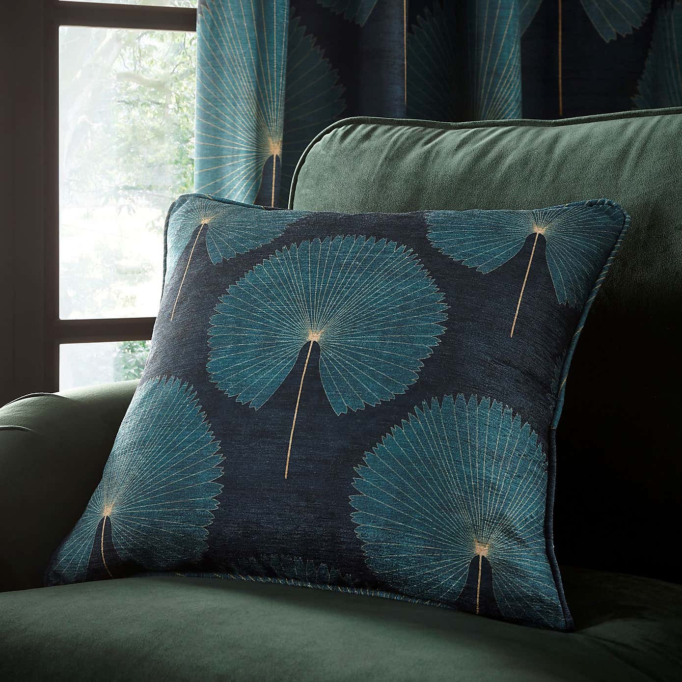 Oriental Fan Bottle Eyelet Curtains